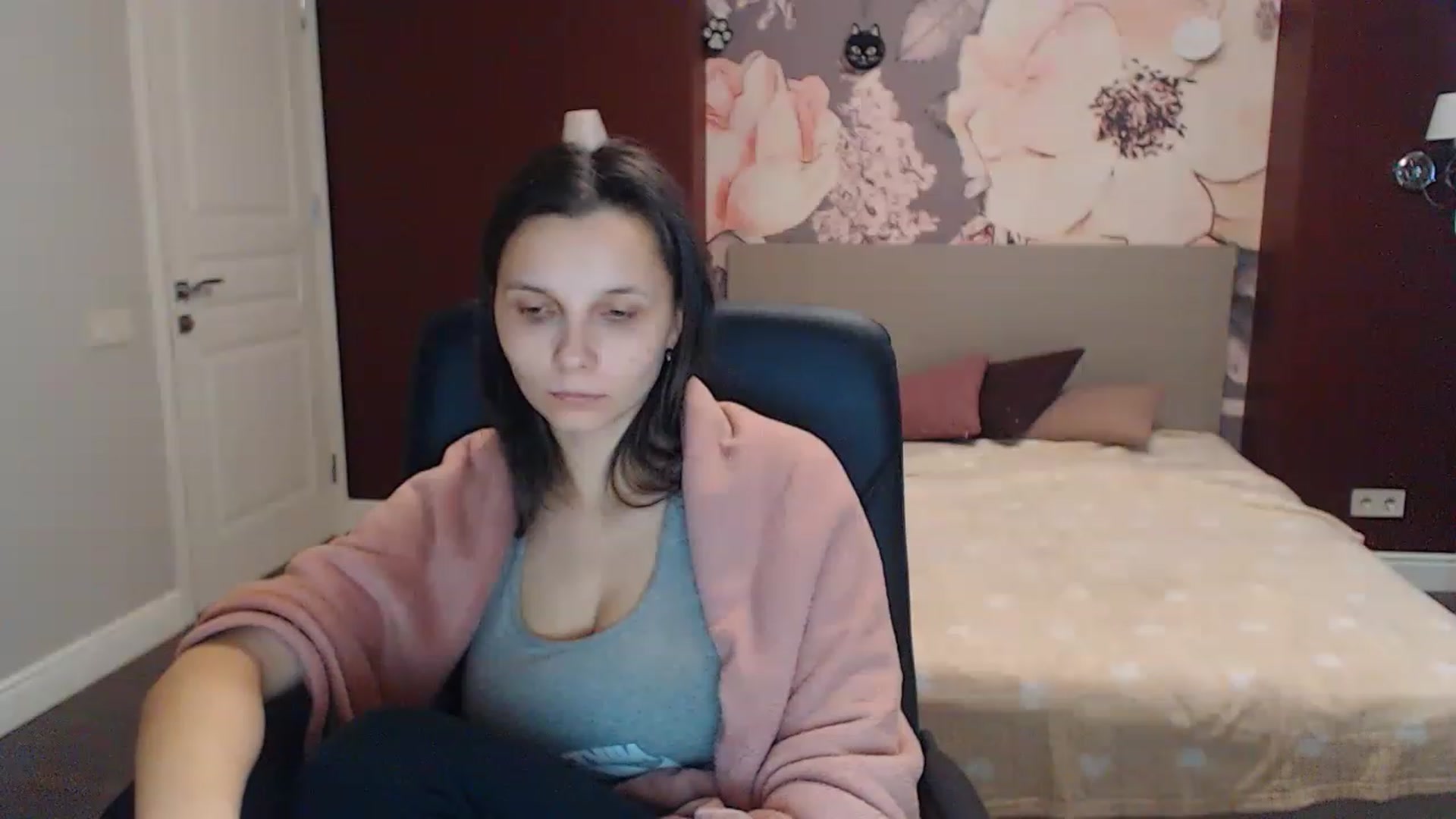 Gallery image thumbnail from Karina_Mils's myfreecams stream on, 02/27/2023, 07:49 image 10 of 20