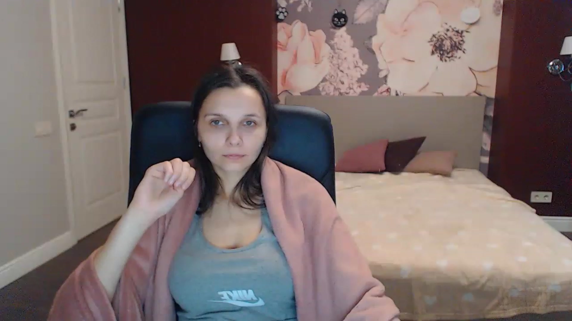 Gallery image thumbnail from Karina_Mils's myfreecams stream on, 02/27/2023, 07:49 image 17 of 20