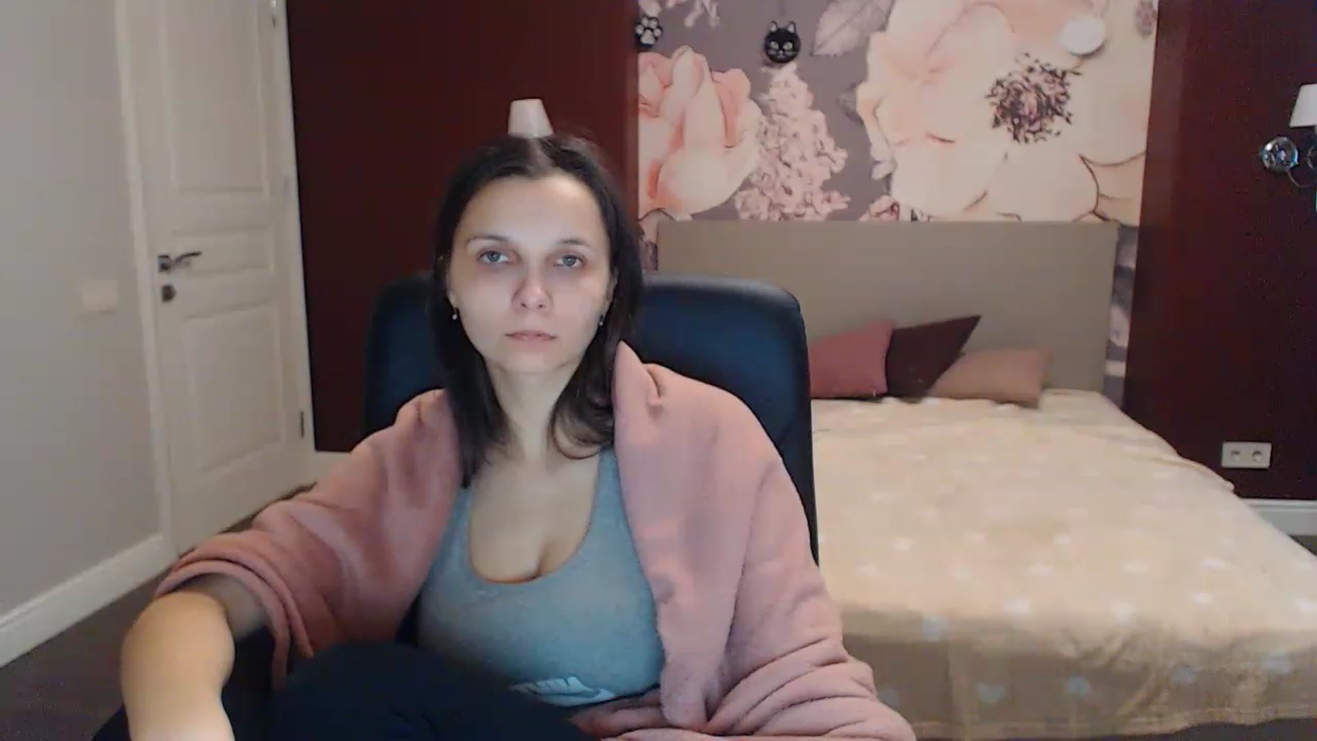 Gallery image thumbnail from Karina_Mils's myfreecams stream on, 02/27/2023, 07:49 image 8 of 20
