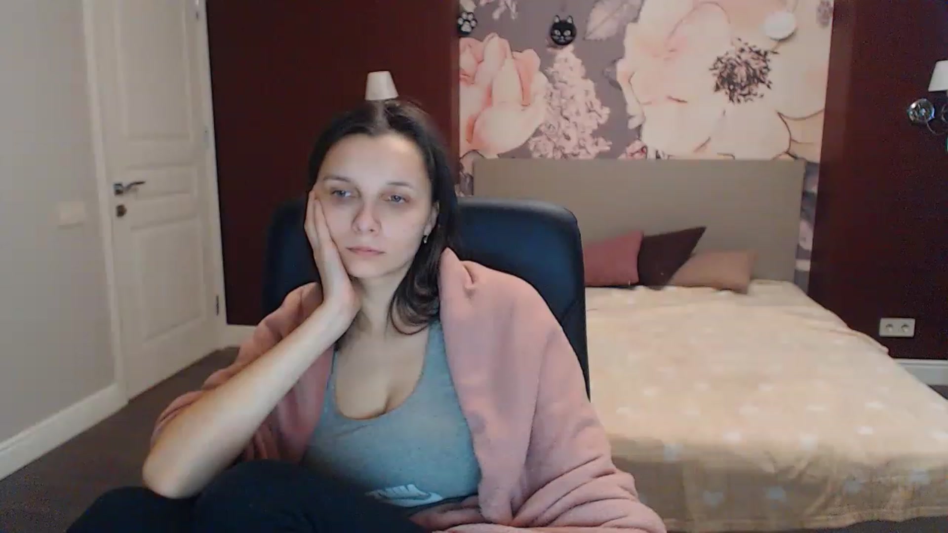 Gallery image thumbnail from Karina_Mils's myfreecams stream on, 02/27/2023, 07:49 image 9 of 20