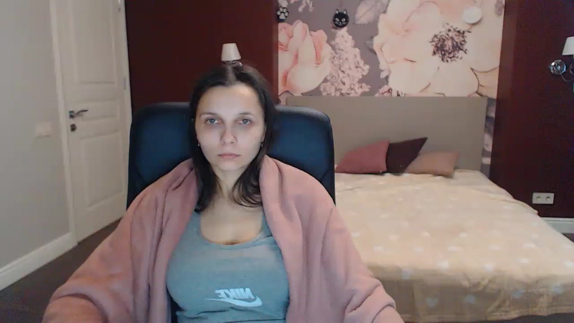 Gallery image thumbnail from Karina_Mils's myfreecams stream on, 02/27/2023, 07:49 image 13 of 20