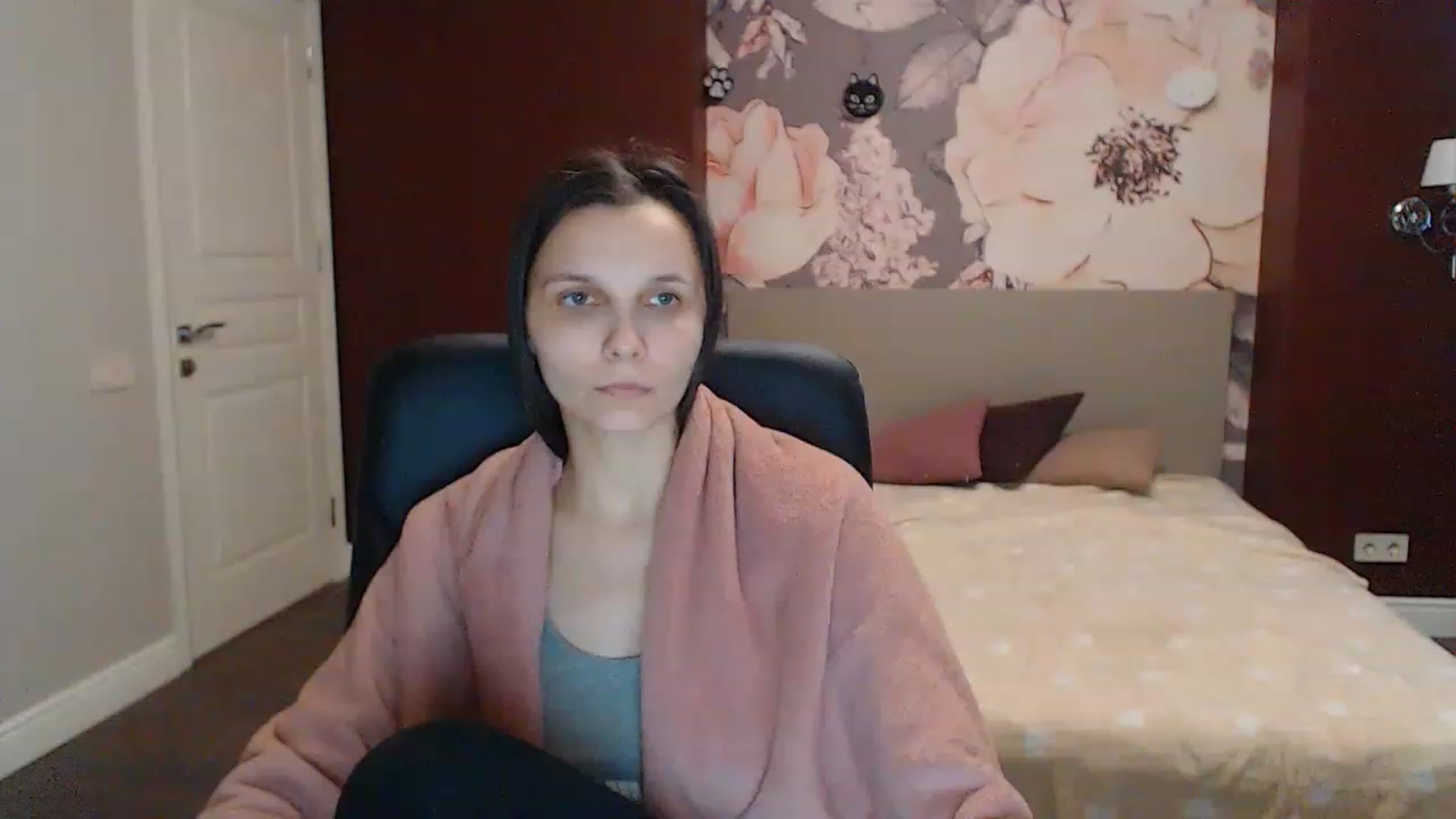 Gallery image thumbnail from Karina_Mils's myfreecams stream on, 02/27/2023, 08:18 image 11 of 20