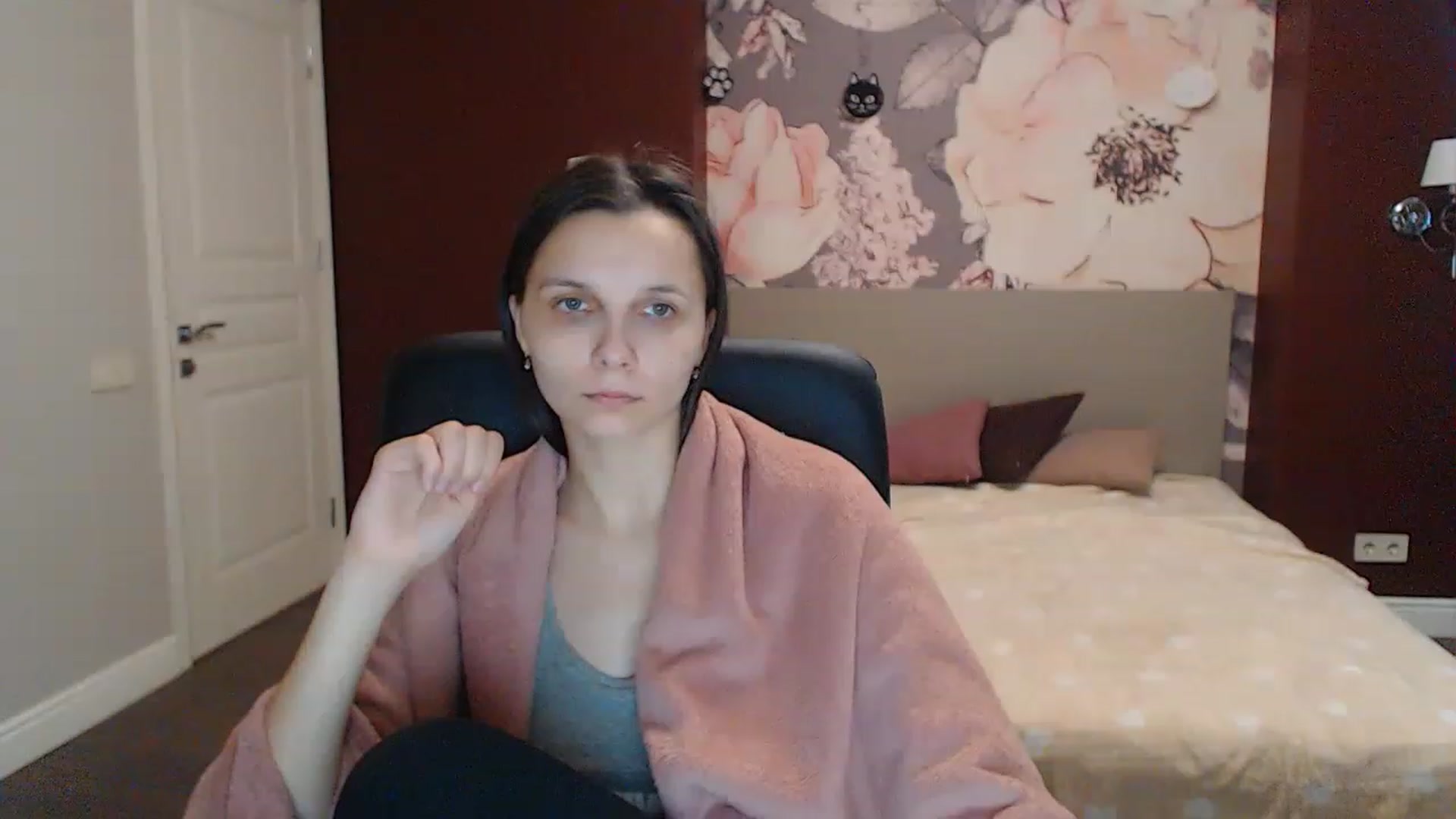 Gallery image thumbnail from Karina_Mils's myfreecams stream on, 02/27/2023, 08:18 image 19 of 20