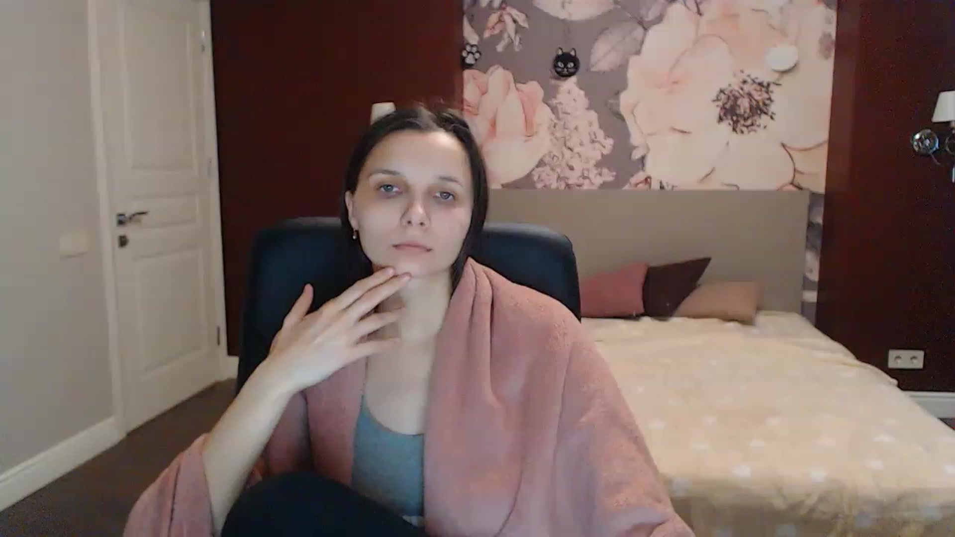 Gallery image thumbnail from Karina_Mils's myfreecams stream on, 02/27/2023, 08:18 image 15 of 20