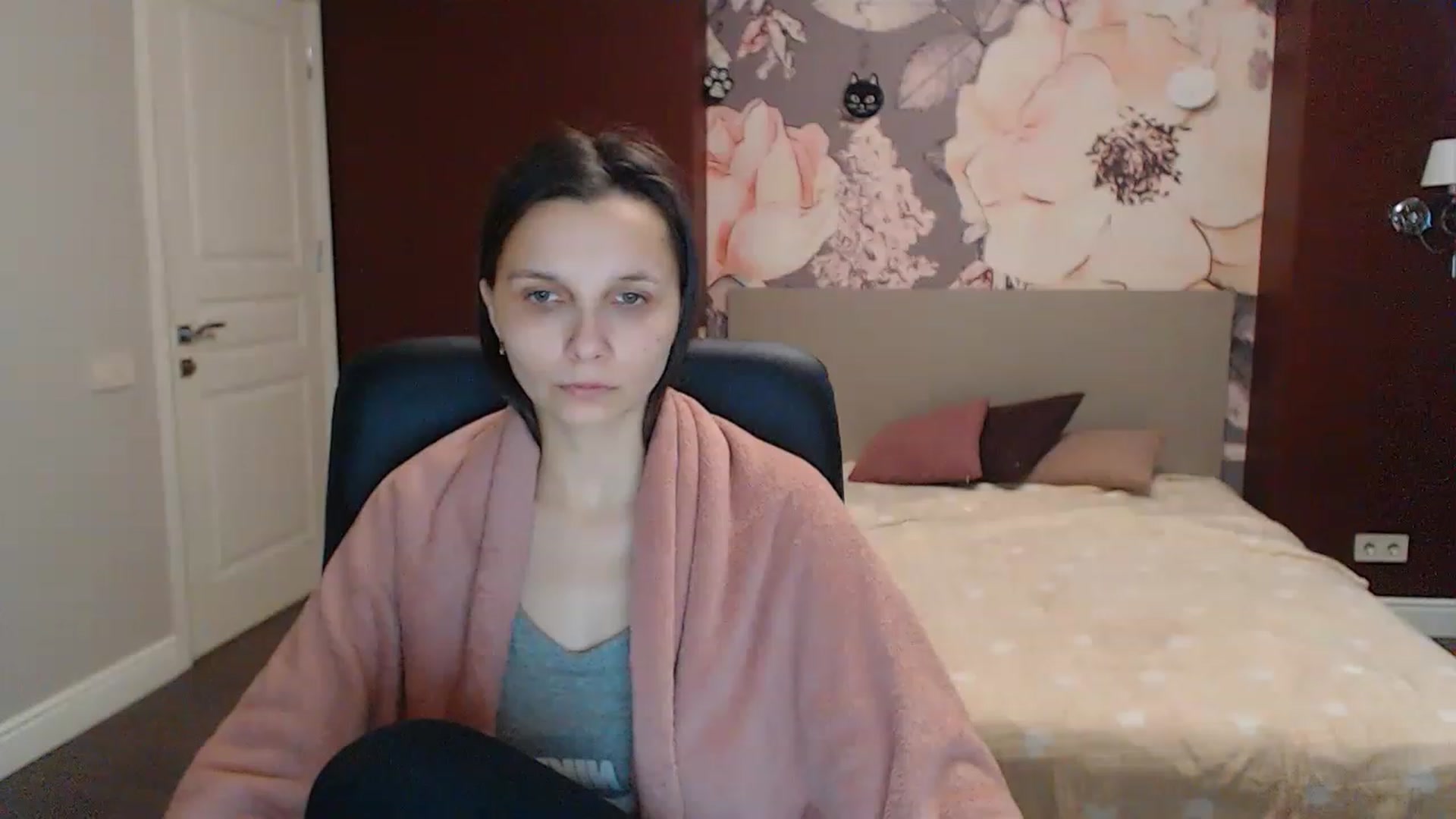 Gallery image thumbnail from Karina_Mils's myfreecams stream on, 02/27/2023, 08:18 image 2 of 20