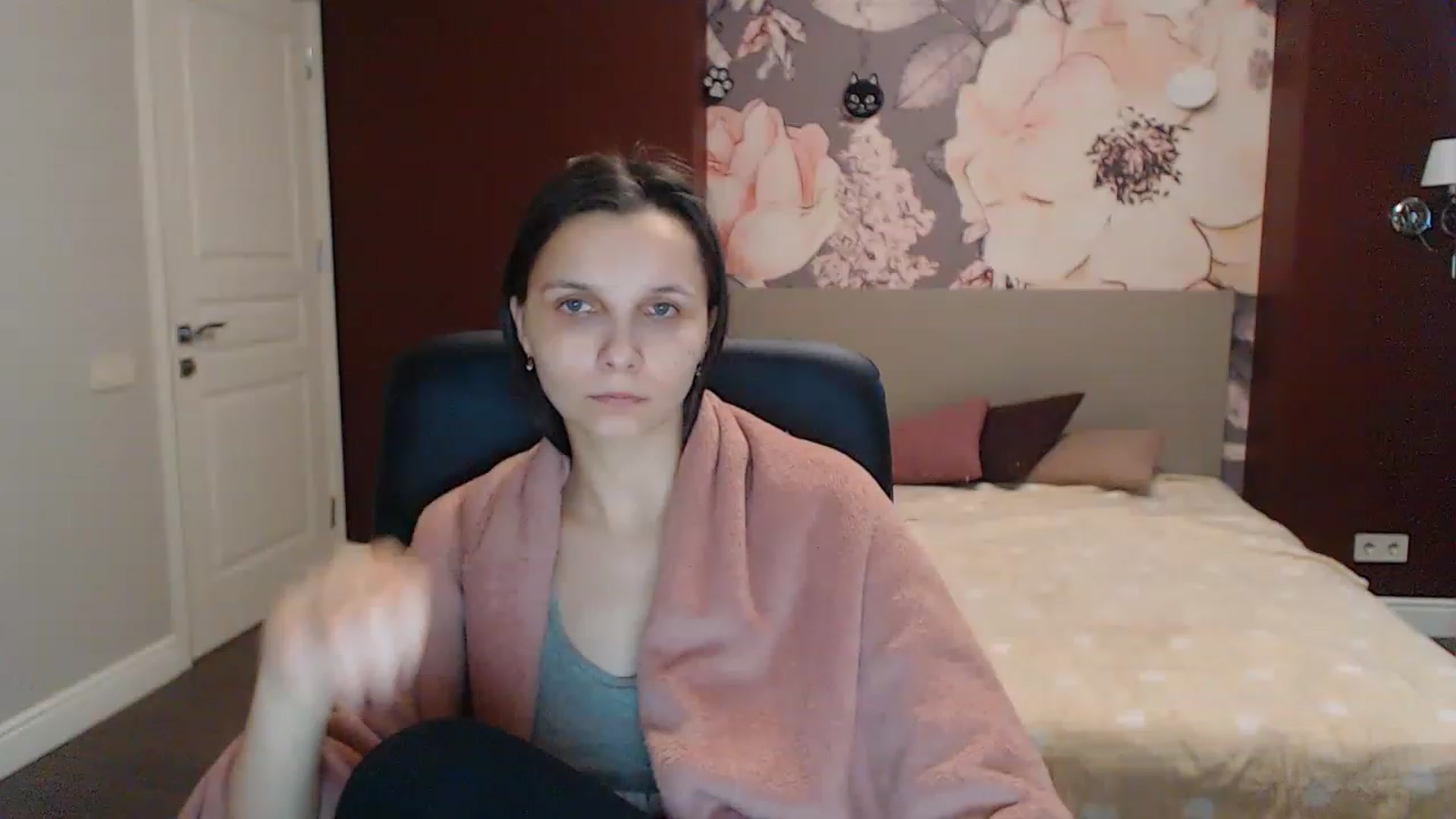 Gallery image thumbnail from Karina_Mils's myfreecams stream on, 02/27/2023, 08:18 image 20 of 20