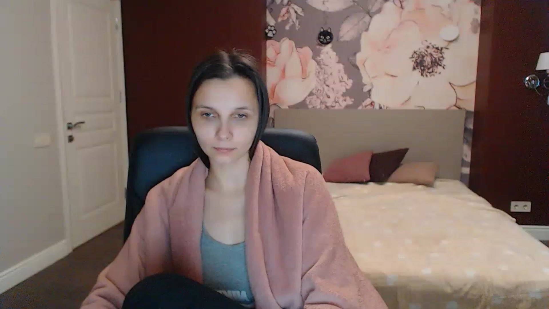 Gallery image thumbnail from Karina_Mils's myfreecams stream on, 02/27/2023, 08:18 image 7 of 20