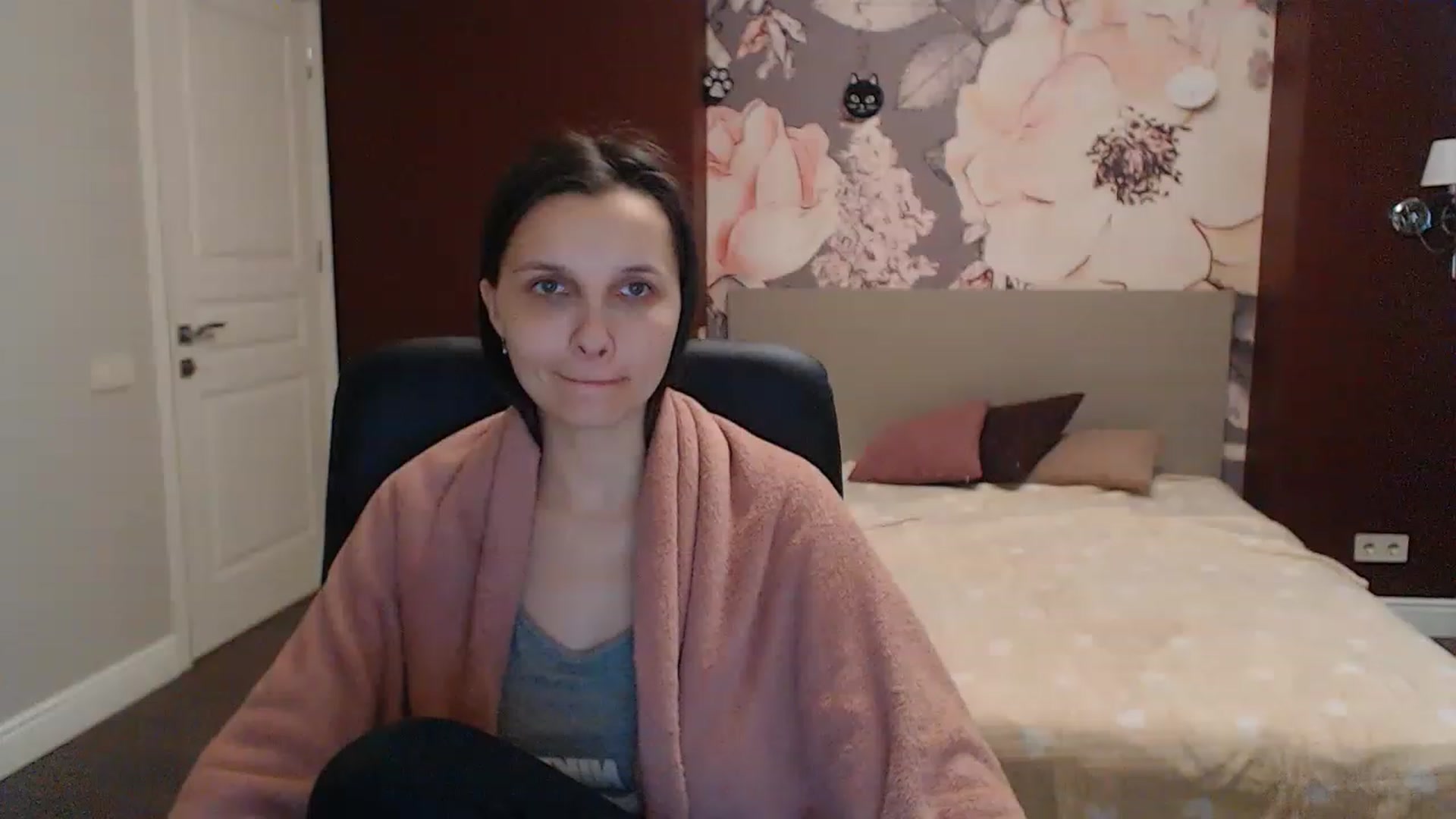 Gallery image thumbnail from Karina_Mils's myfreecams stream on, 02/27/2023, 08:18 image 1 of 20