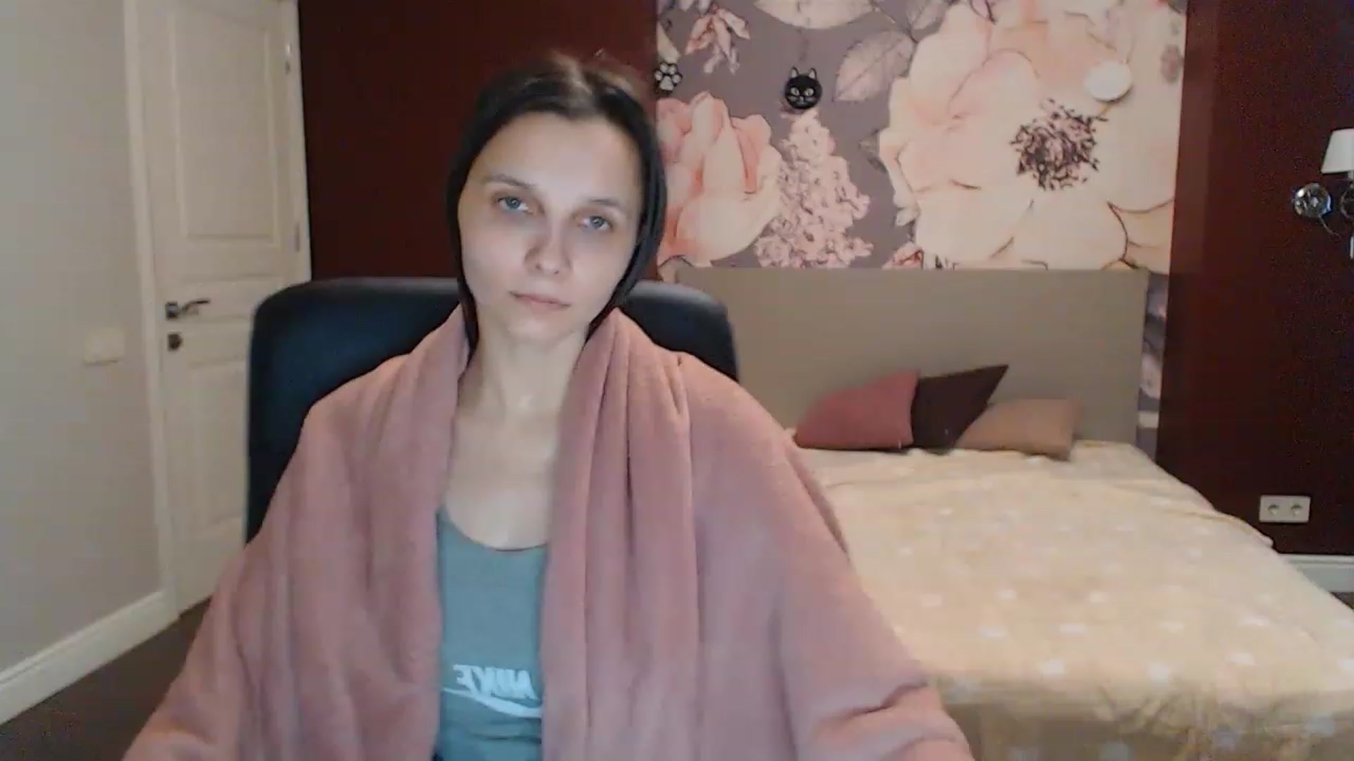 Gallery image thumbnail from Karina_Mils's myfreecams stream on, 02/27/2023, 08:18 image 6 of 20