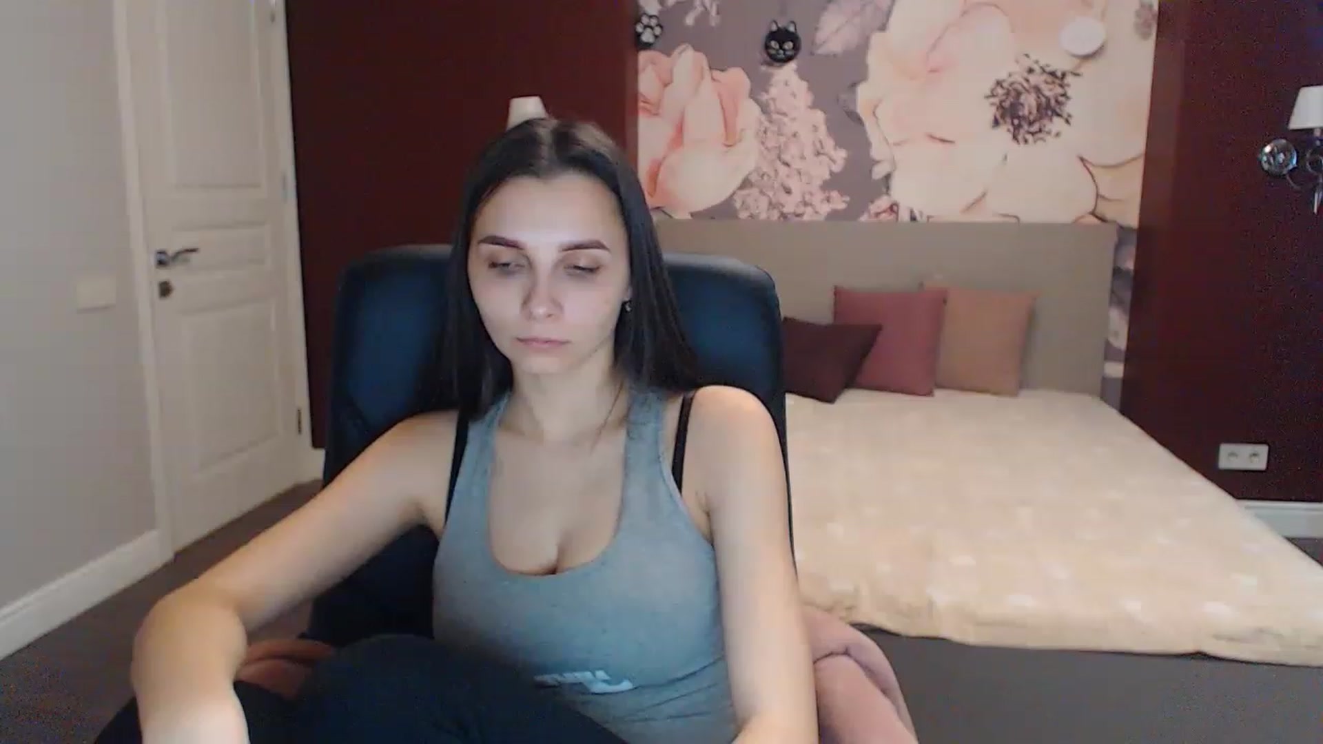 Gallery image thumbnail from Karina_Mils's myfreecams stream on, 02/28/2023, 07:49 image 6 of 20