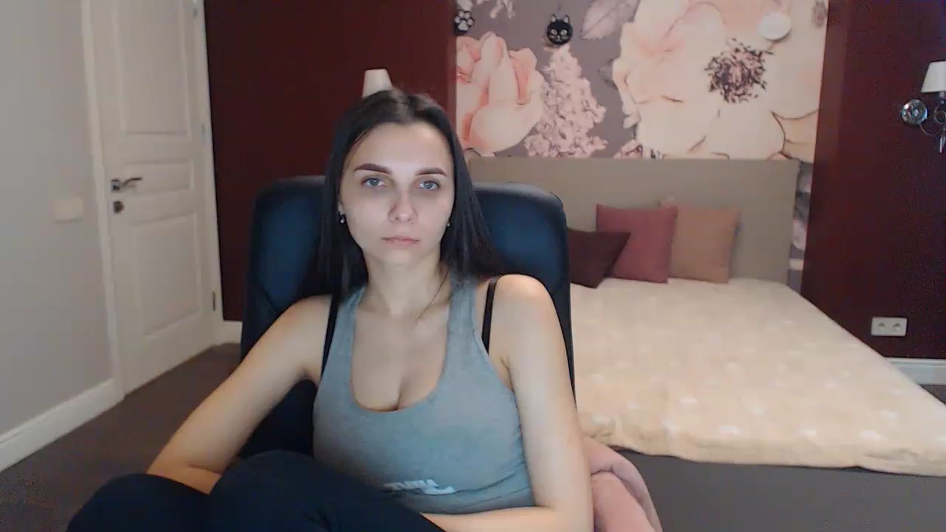 Gallery image thumbnail from Karina_Mils's myfreecams stream on, 02/28/2023, 07:49 image 7 of 20