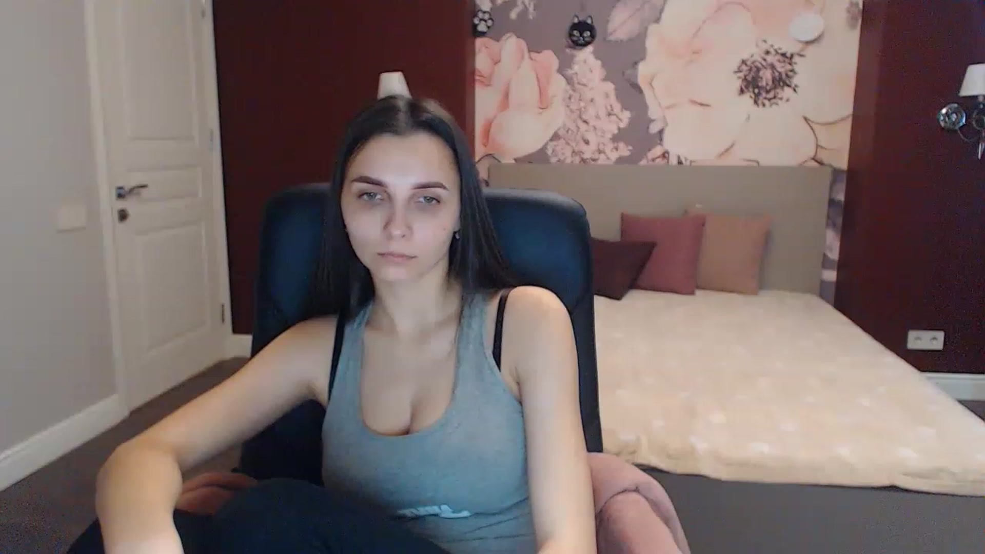 Gallery image thumbnail from Karina_Mils's myfreecams stream on, 02/28/2023, 07:49 image 9 of 20