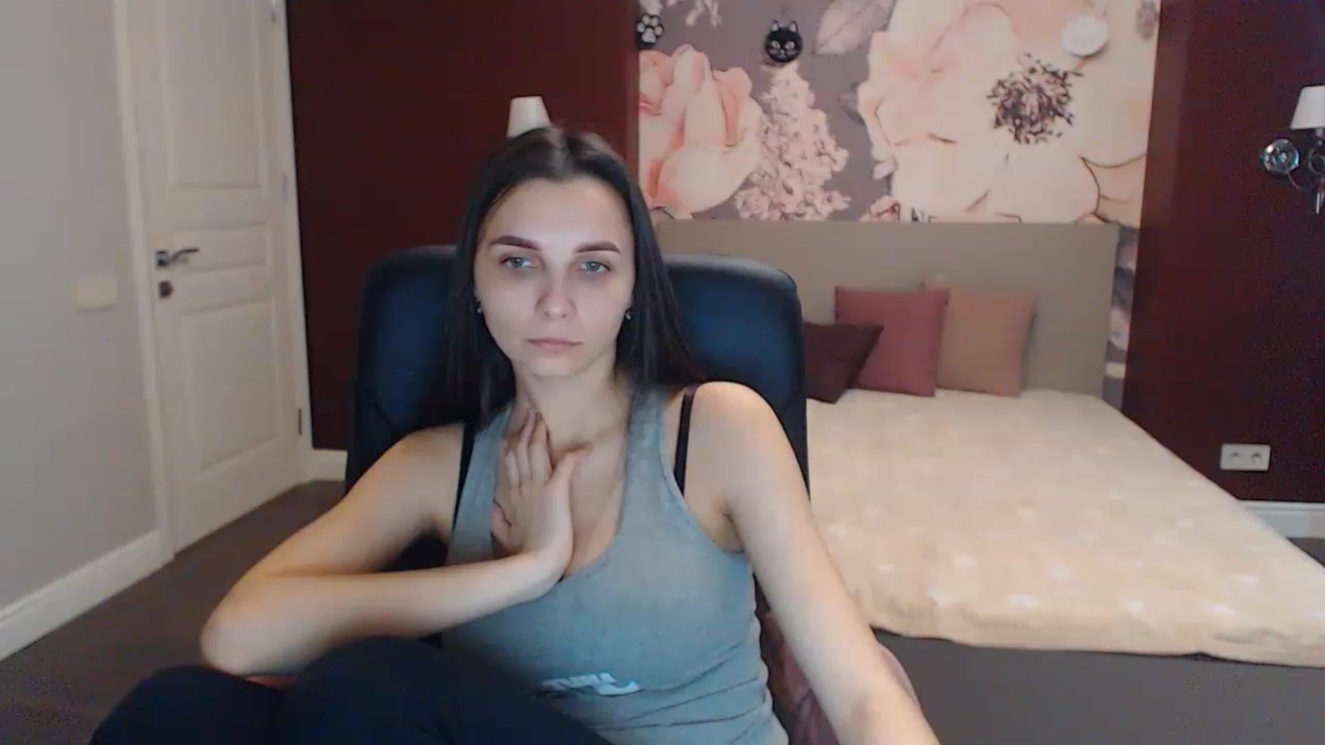 Gallery image thumbnail from Karina_Mils's myfreecams stream on, 02/28/2023, 07:49 image 8 of 20