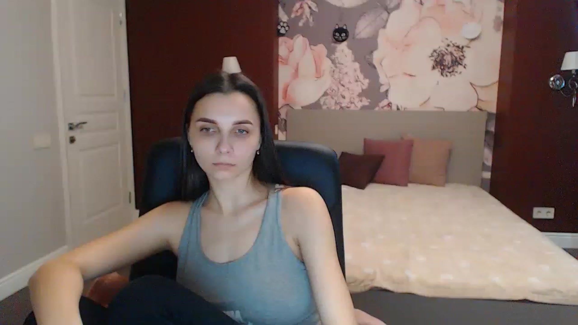Gallery image thumbnail from Karina_Mils's myfreecams stream on, 02/28/2023, 07:49 image 18 of 20