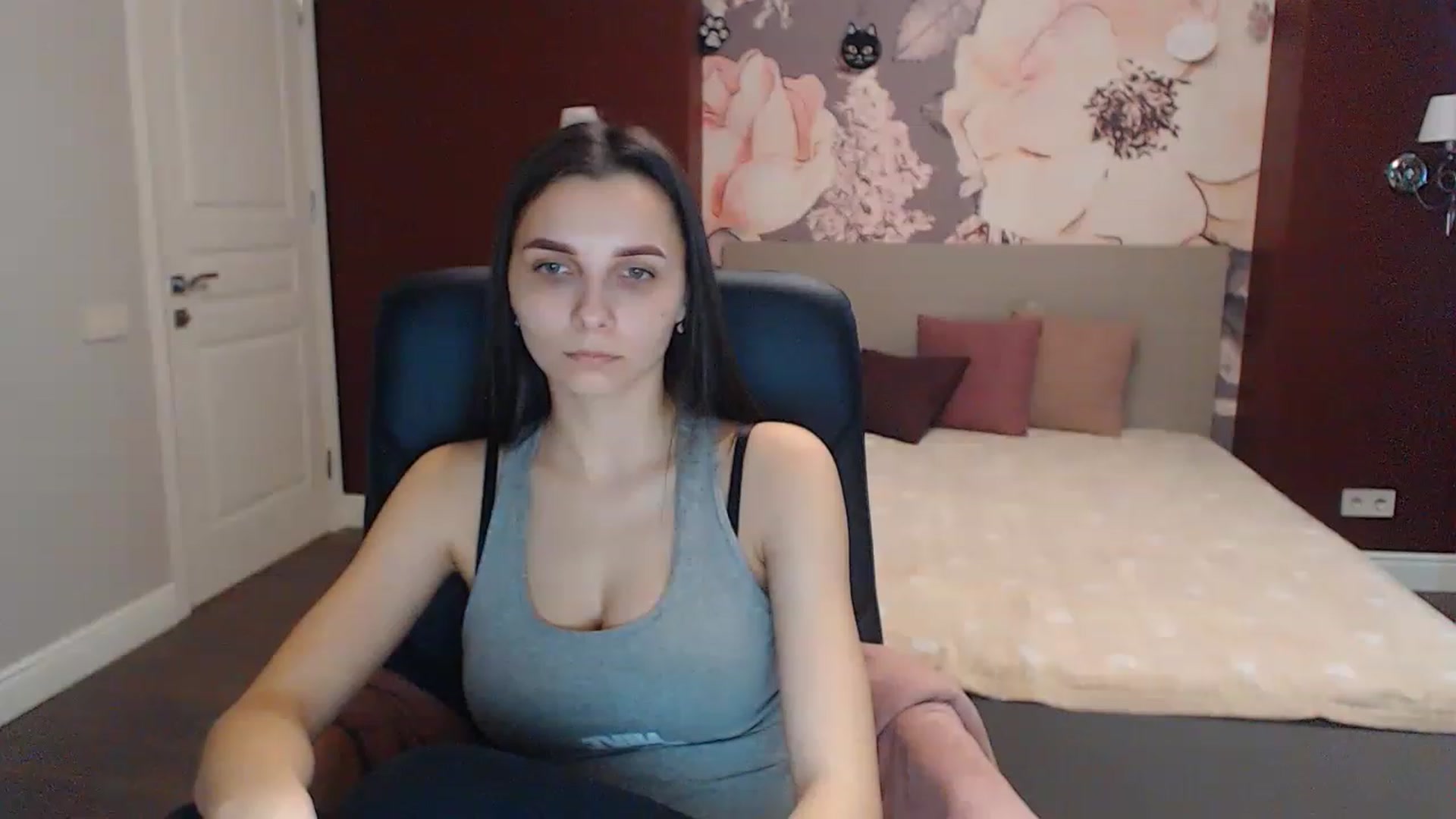 Gallery image thumbnail from Karina_Mils's myfreecams stream on, 02/28/2023, 07:49 image 3 of 20