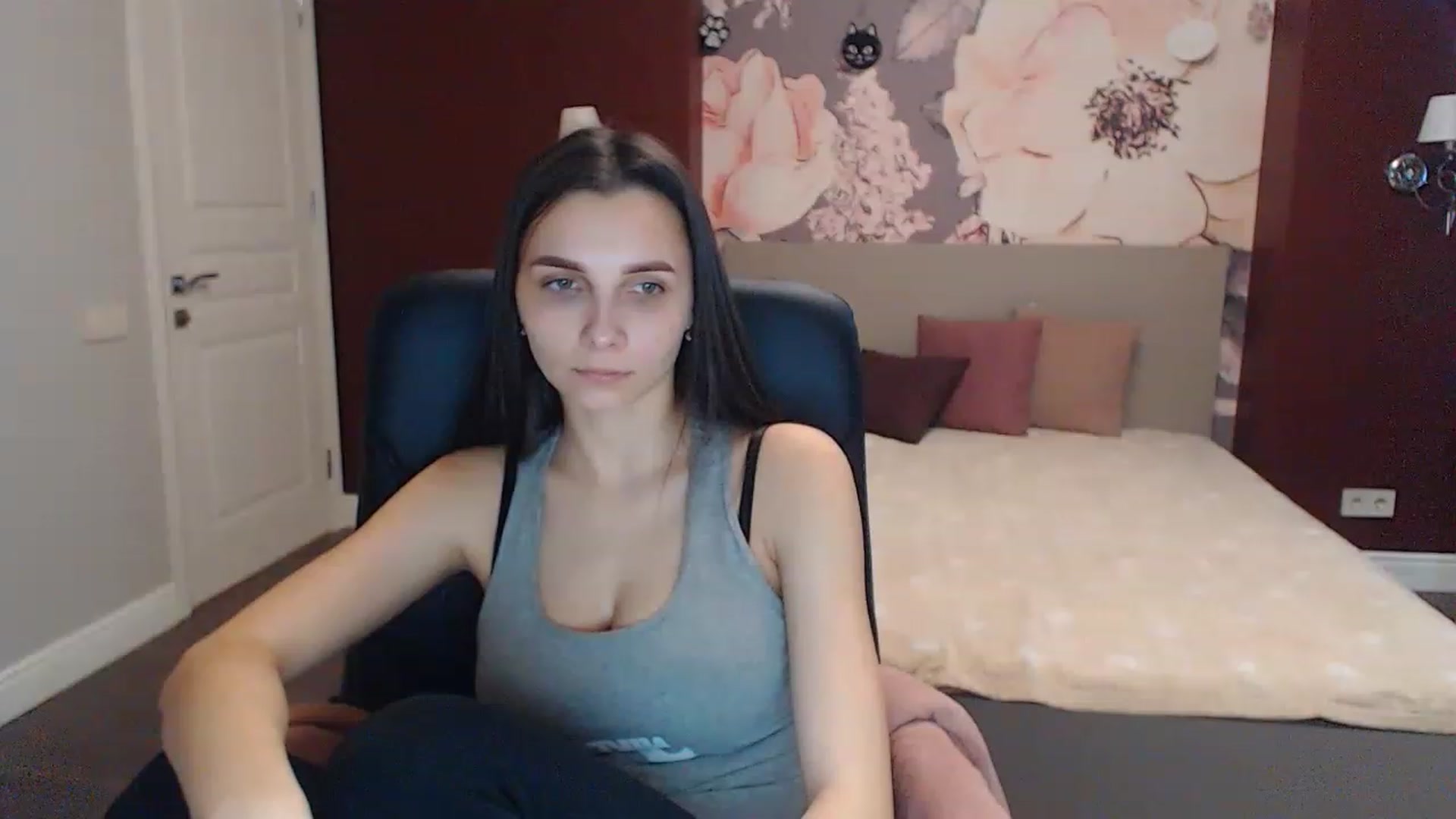 Gallery image thumbnail from Karina_Mils's myfreecams stream on, 02/28/2023, 07:49 image 5 of 20