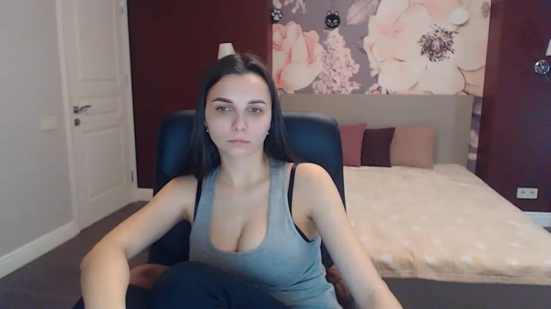 Gallery image thumbnail from Karina_Mils's myfreecams stream on, 03/01/2023, 07:17 image 3 of 20