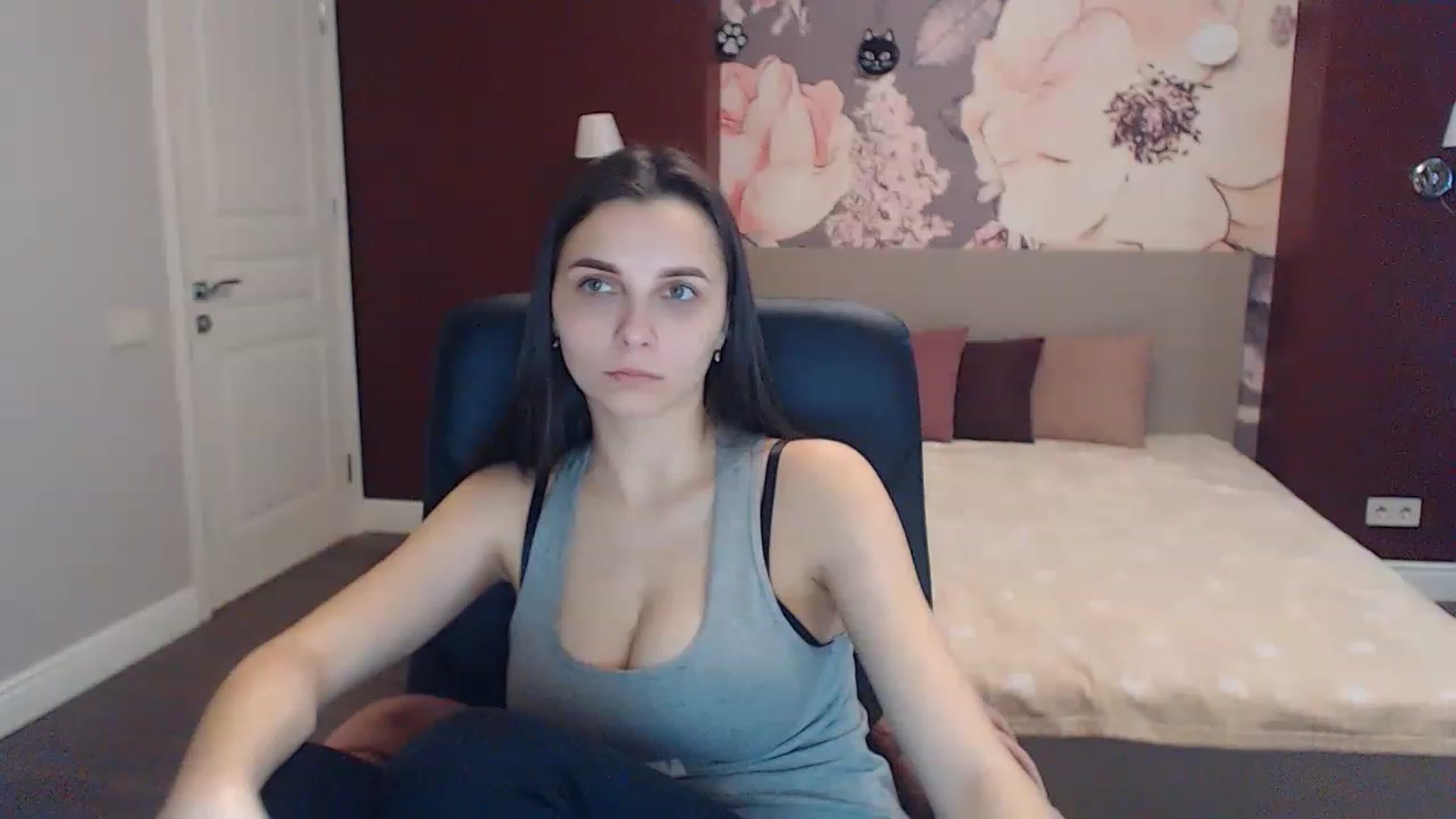 Gallery image thumbnail from Karina_Mils's myfreecams stream on, 03/01/2023, 07:17 image 13 of 20