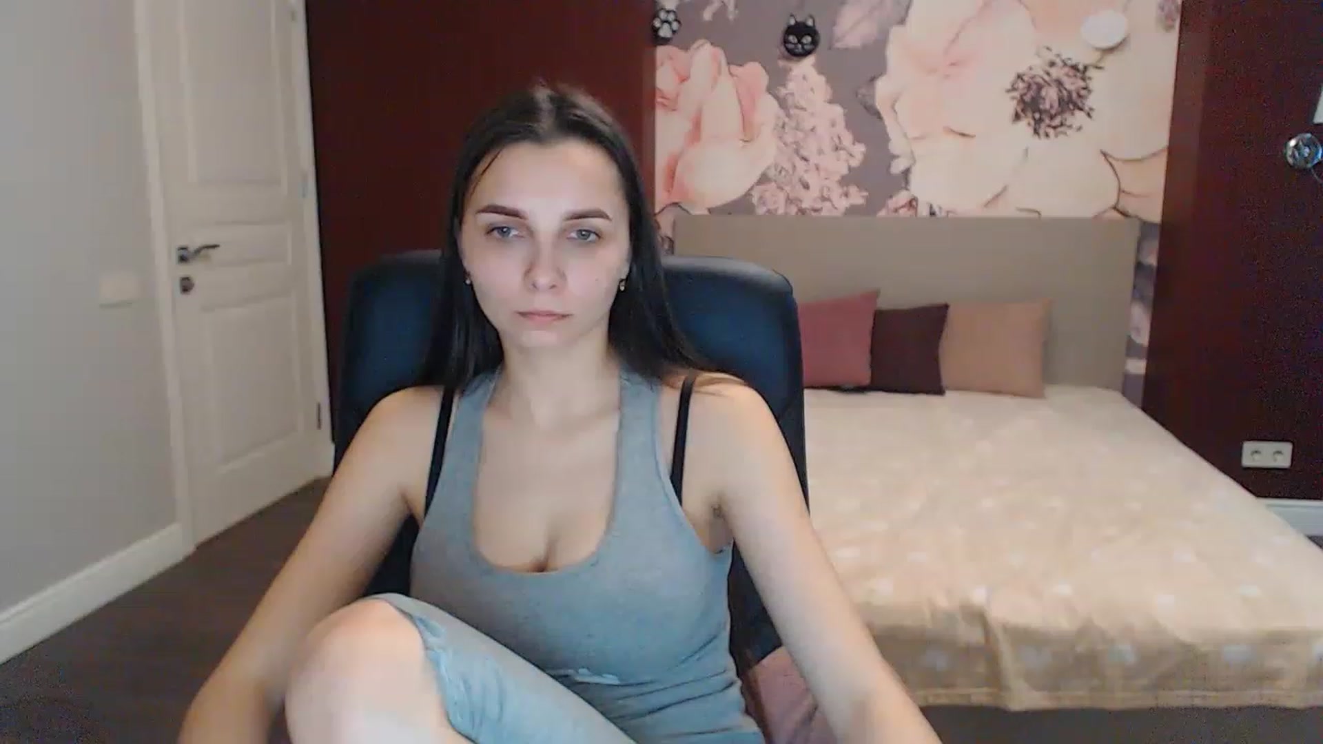 Gallery image thumbnail from Karina_Mils's myfreecams stream on, 03/01/2023, 08:08 image 6 of 20