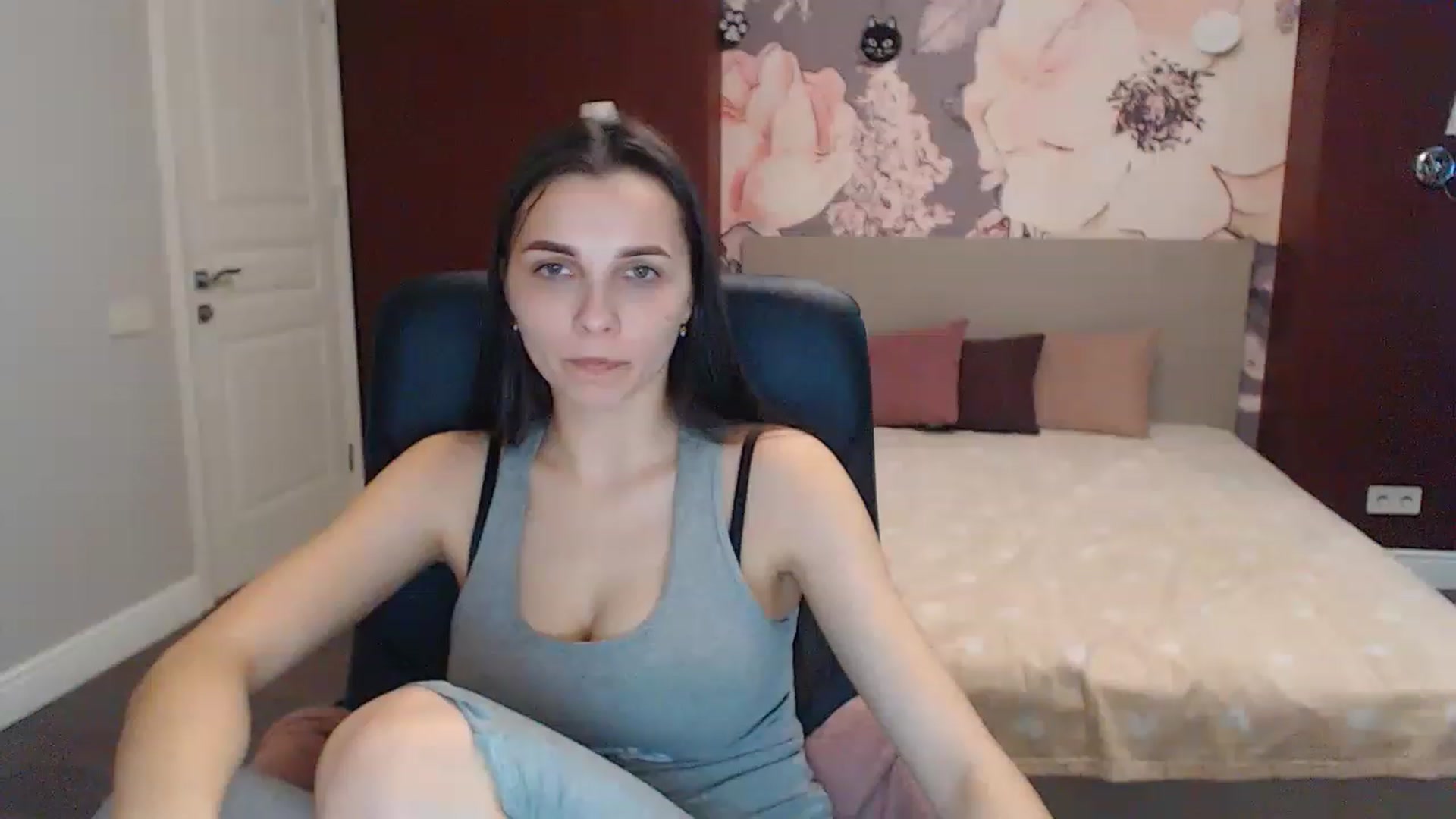 Gallery image thumbnail from Karina_Mils's myfreecams stream on, 03/01/2023, 08:08 image 15 of 20