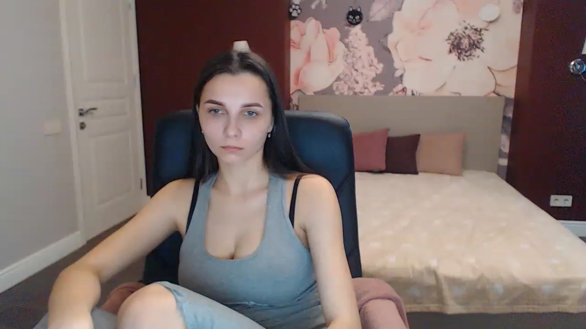 Gallery image thumbnail from Karina_Mils's myfreecams stream on, 03/01/2023, 08:08 image 19 of 20