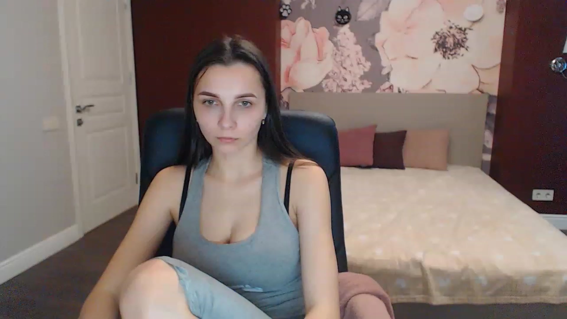 Gallery image thumbnail from Karina_Mils's myfreecams stream on, 03/01/2023, 08:08 image 3 of 20