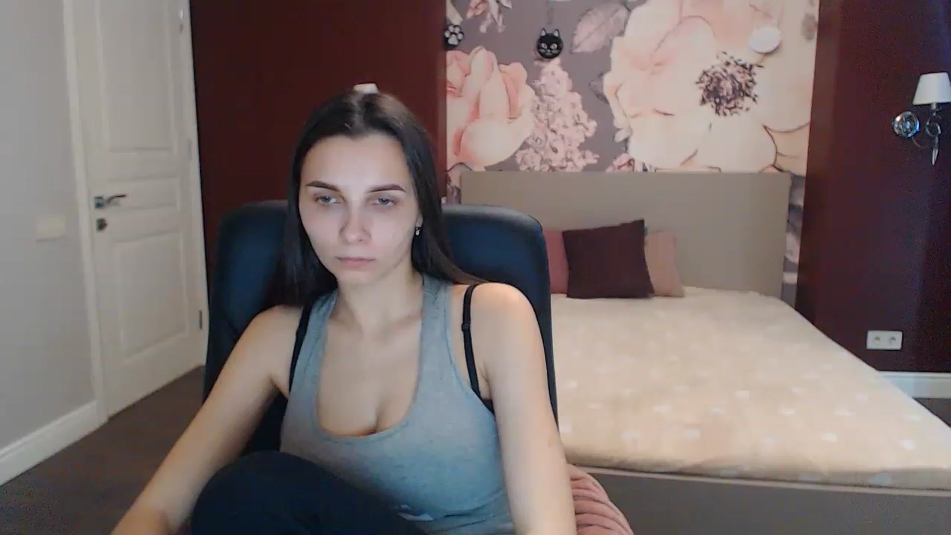 Gallery image thumbnail from Karina_Mils's myfreecams stream on, 03/02/2023, 08:03 image 15 of 20