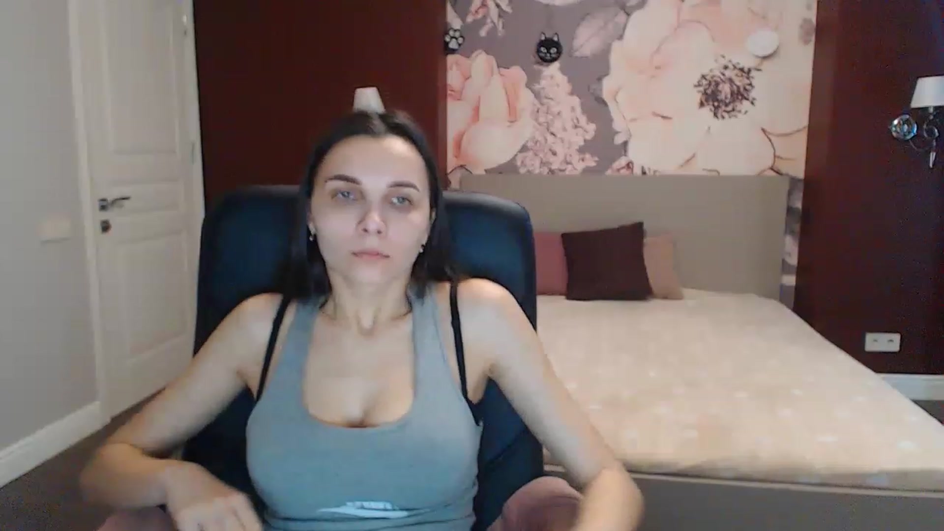 Gallery image thumbnail from Karina_Mils's myfreecams stream on, 03/02/2023, 08:03 image 8 of 20