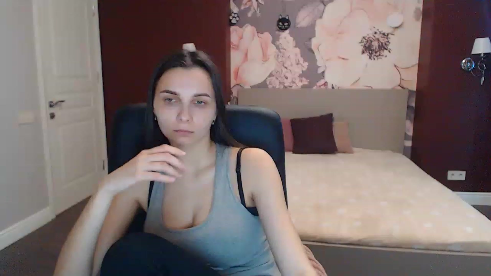 Gallery image thumbnail from Karina_Mils's myfreecams stream on, 03/02/2023, 08:03 image 16 of 20
