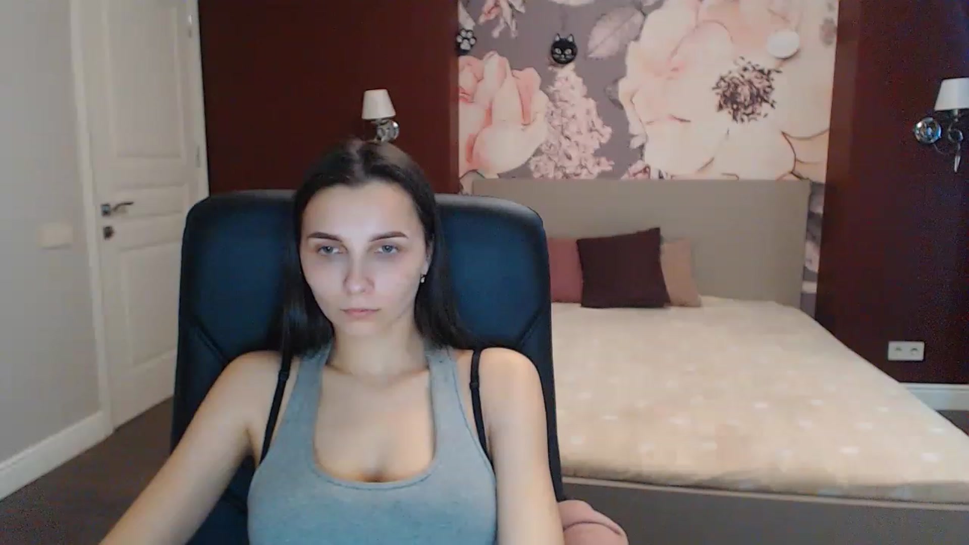 Gallery image thumbnail from Karina_Mils's myfreecams stream on, 03/02/2023, 08:03 image 10 of 20