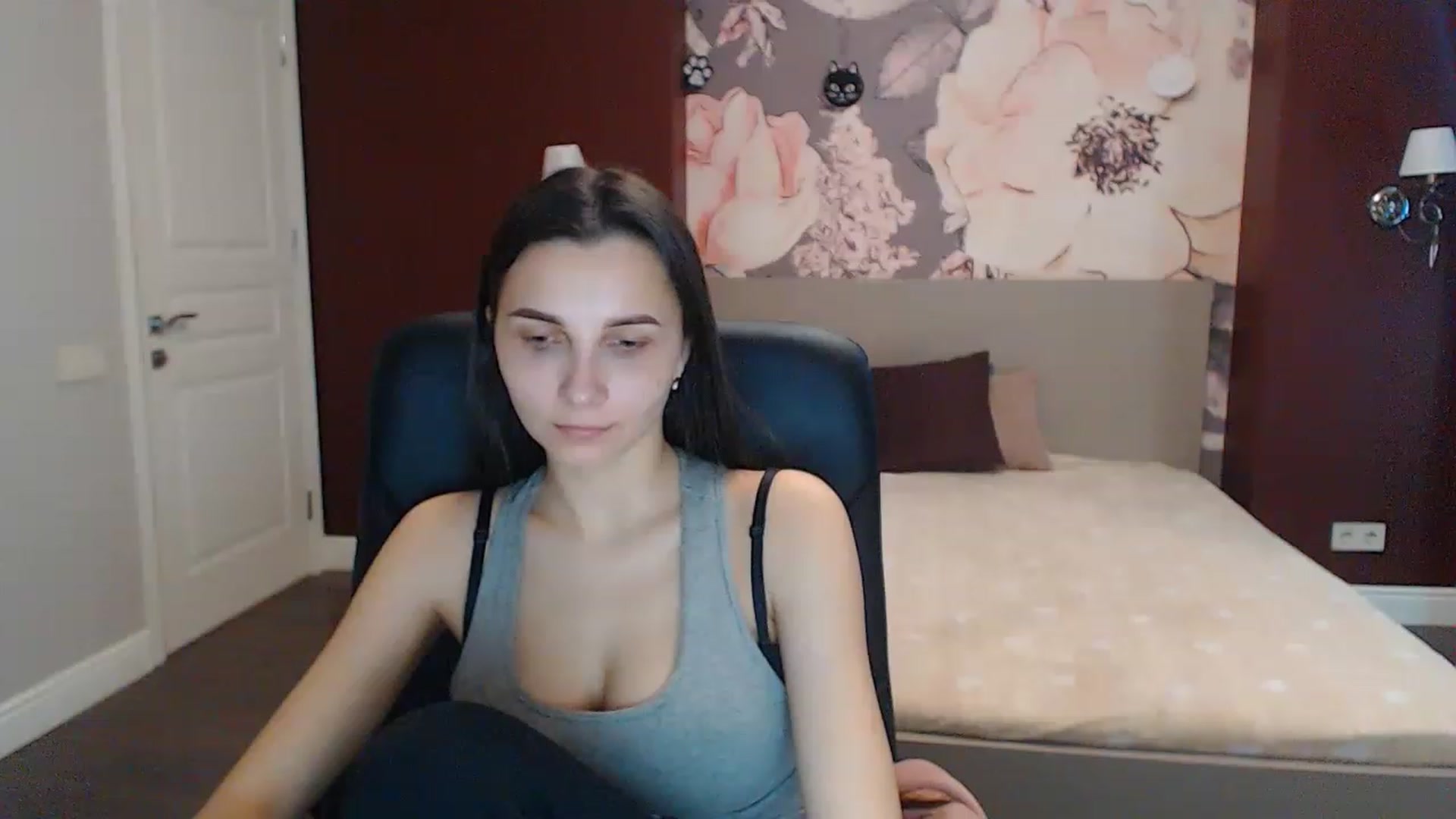 Gallery image thumbnail from Karina_Mils's myfreecams stream on, 03/02/2023, 08:03 image 4 of 20