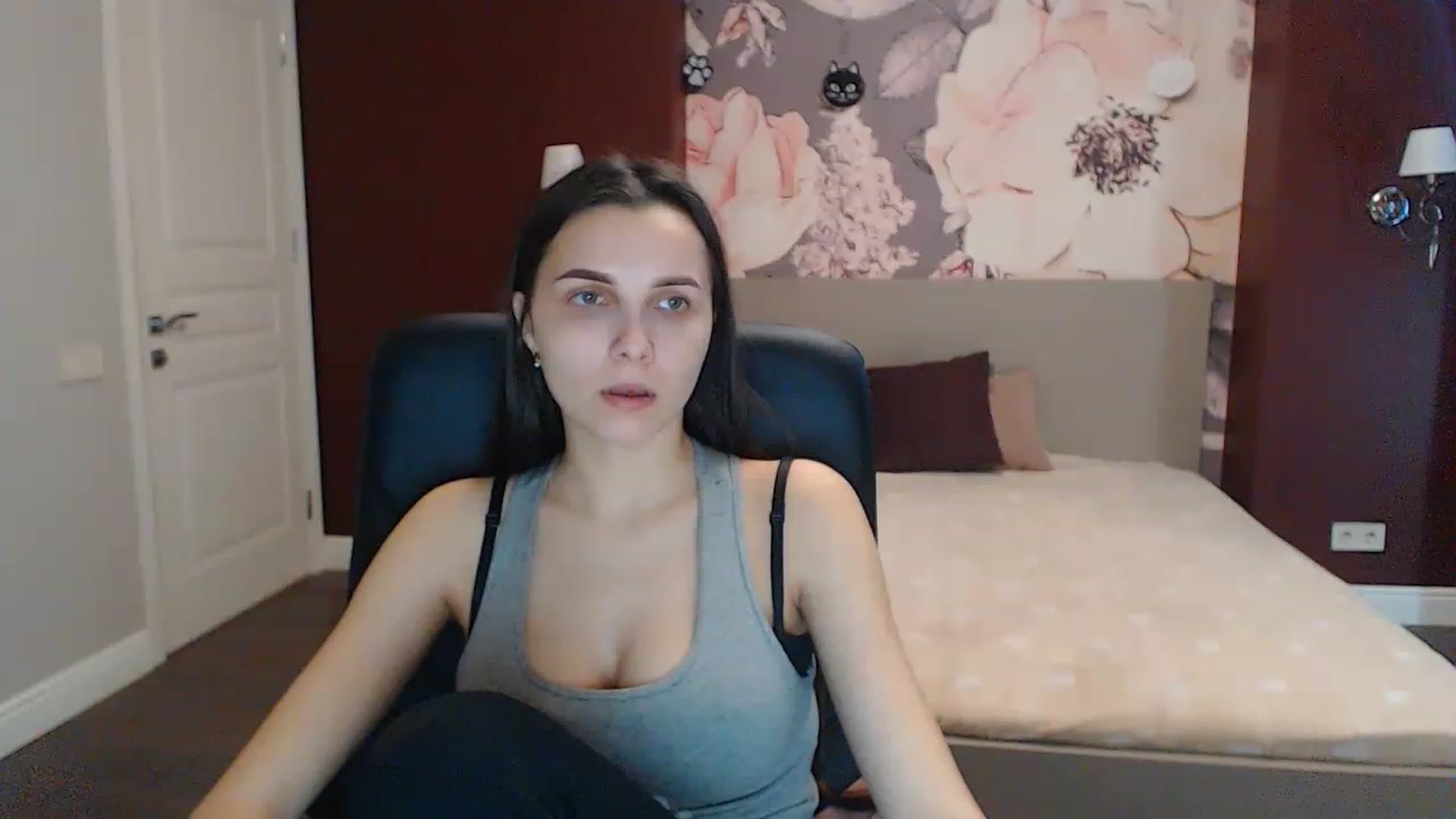 Gallery image thumbnail from Karina_Mils's myfreecams stream on, 03/02/2023, 08:03 image 3 of 20