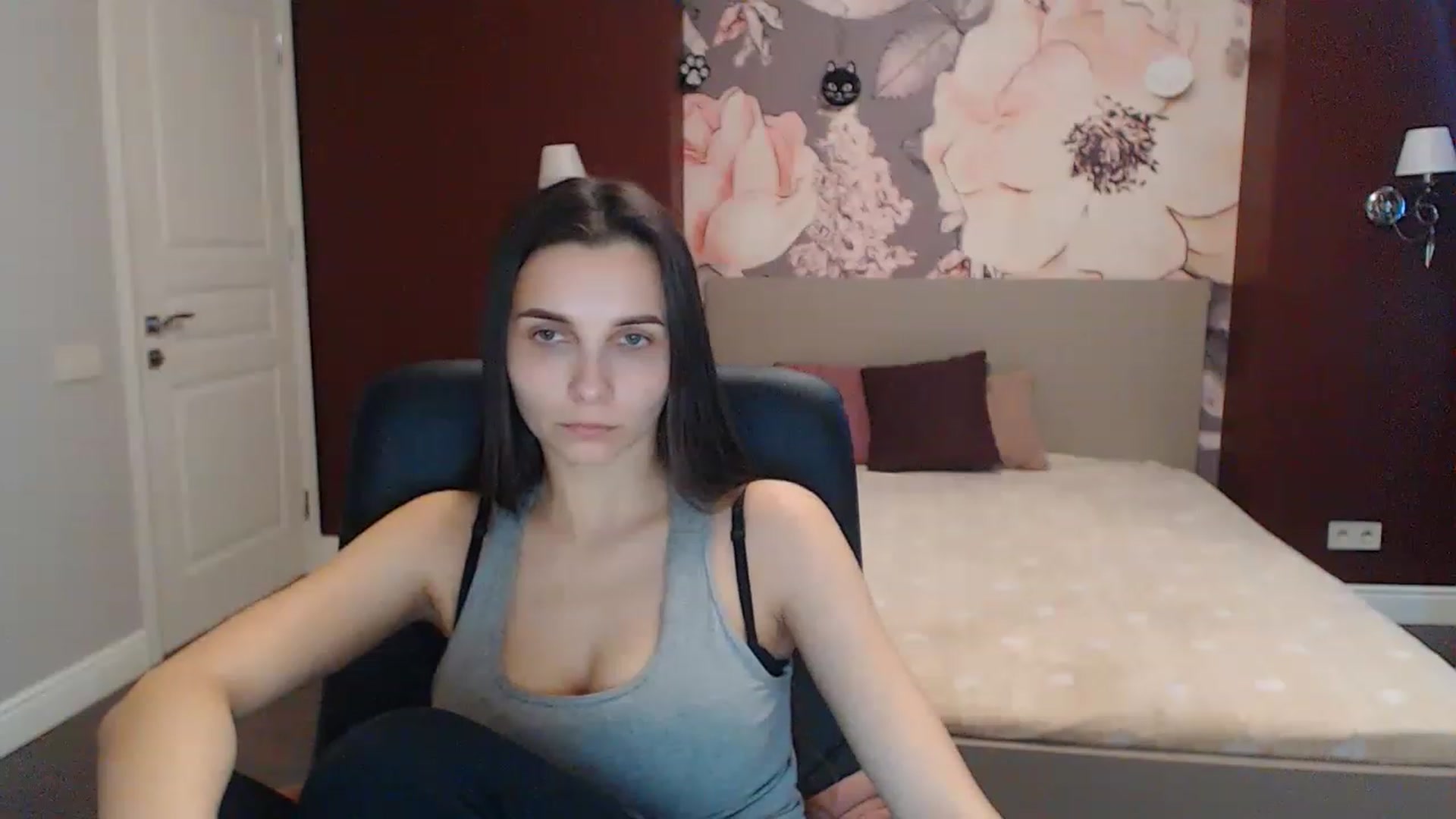 Gallery image thumbnail from Karina_Mils's myfreecams stream on, 03/02/2023, 08:03 image 18 of 20