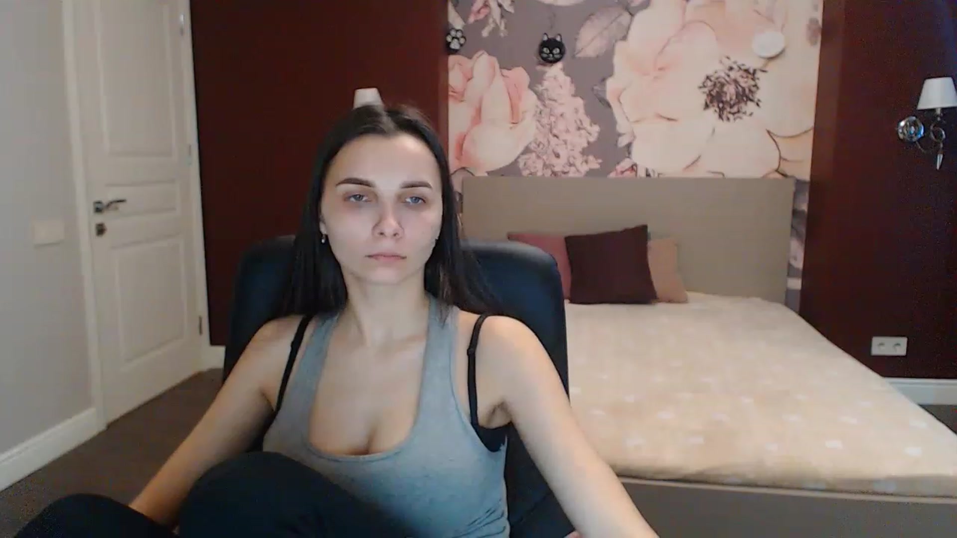 Gallery image thumbnail from Karina_Mils's myfreecams stream on, 03/02/2023, 08:03 image 13 of 20