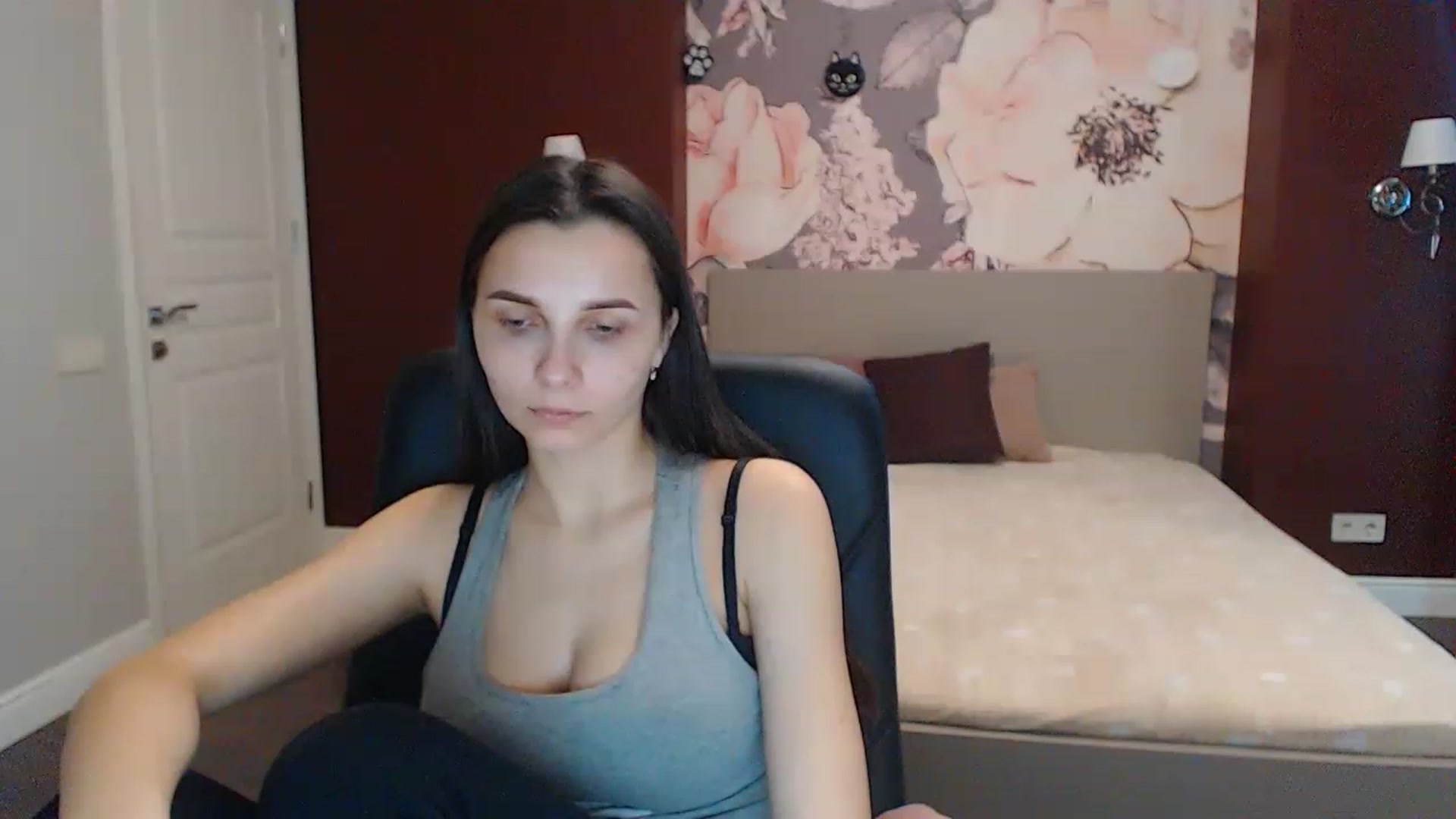 Gallery image thumbnail from Karina_Mils's myfreecams stream on, 03/02/2023, 08:03 image 6 of 20