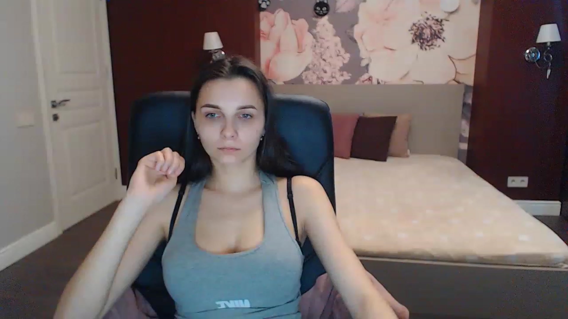 Gallery image thumbnail from Karina_Mils's myfreecams stream on, 03/04/2023, 07:13 image 13 of 20