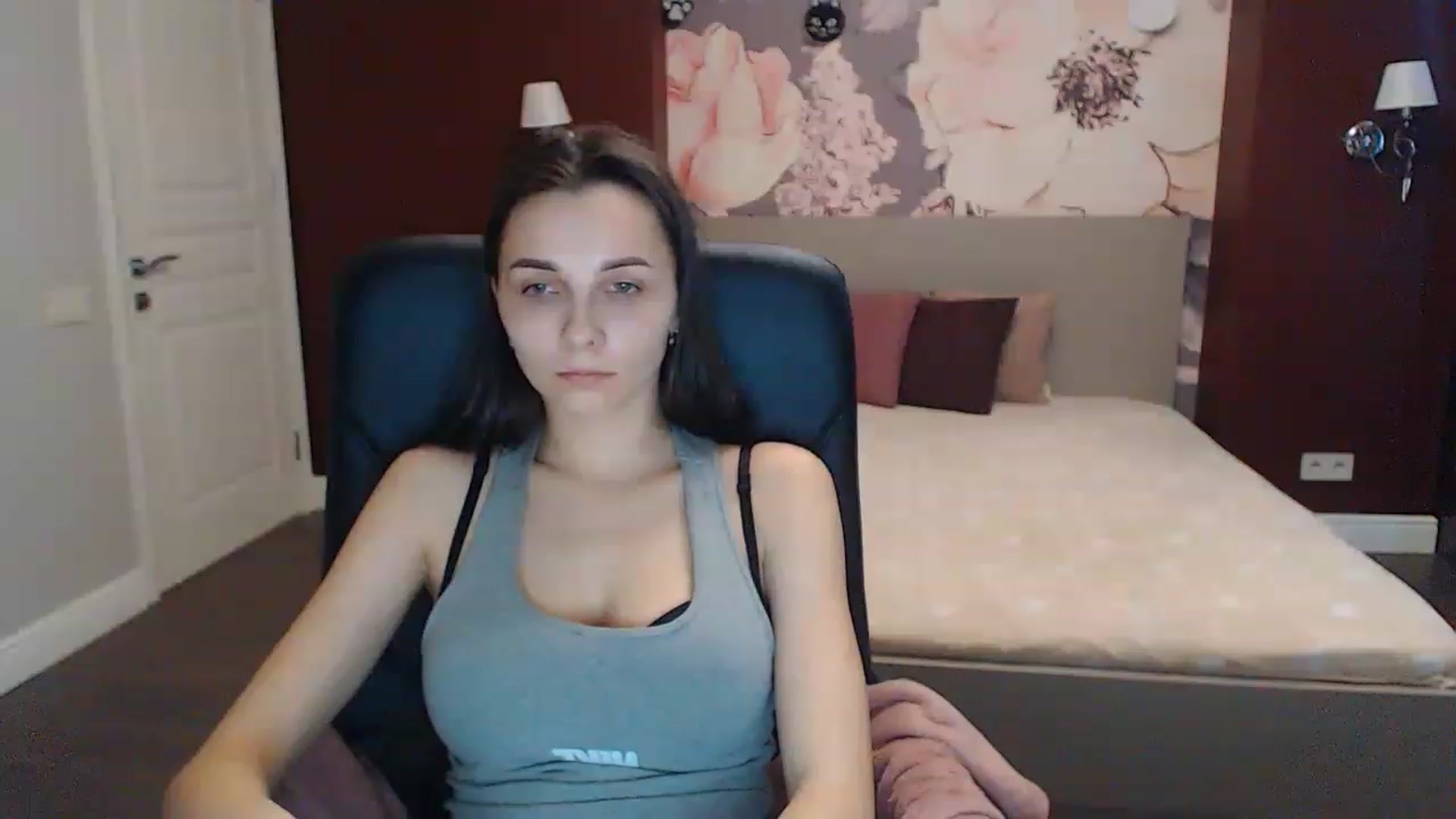 Gallery image thumbnail from Karina_Mils's myfreecams stream on, 03/04/2023, 07:13 image 9 of 20