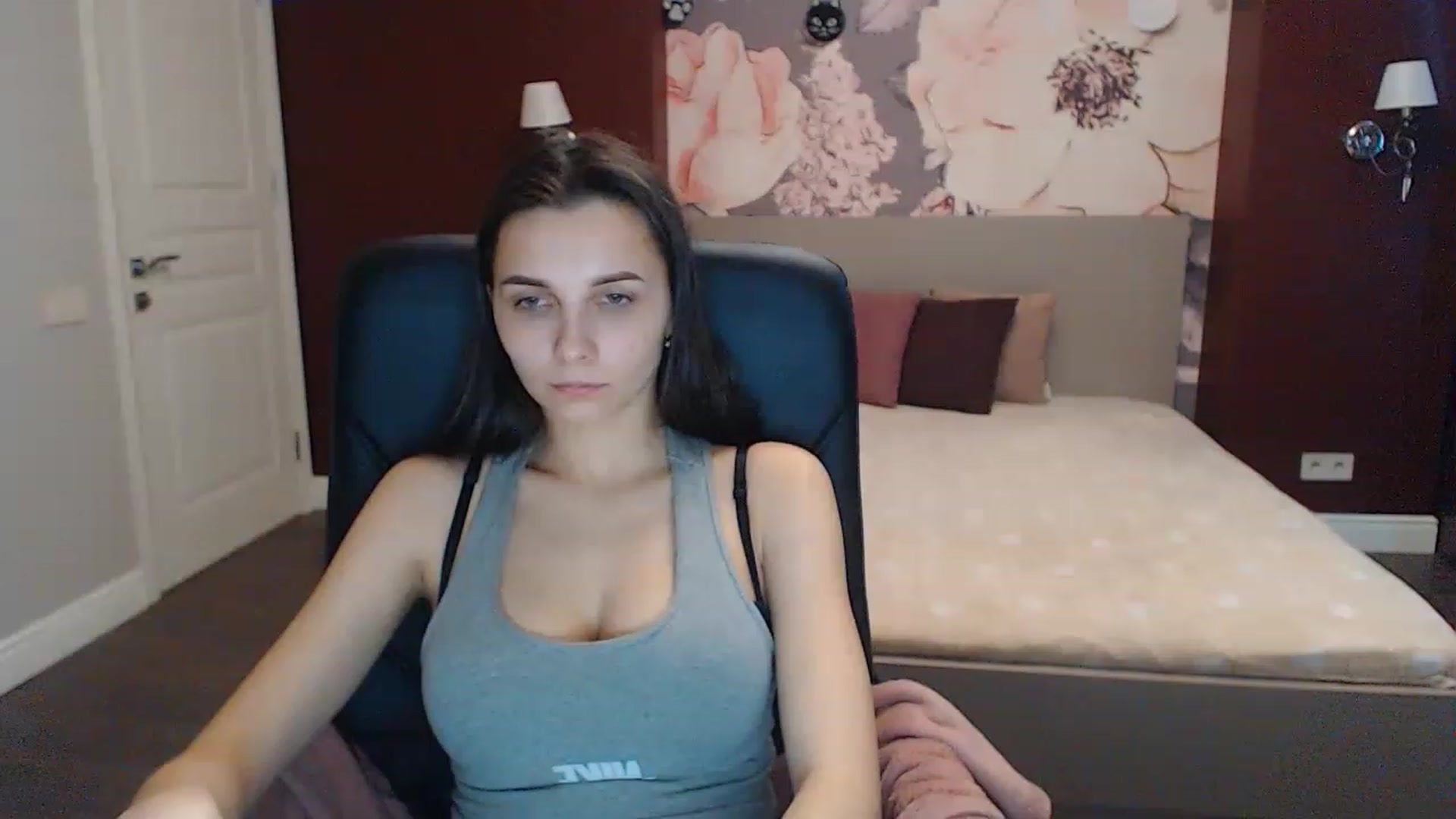 Gallery image thumbnail from Karina_Mils's myfreecams stream on, 03/04/2023, 07:13 image 10 of 20