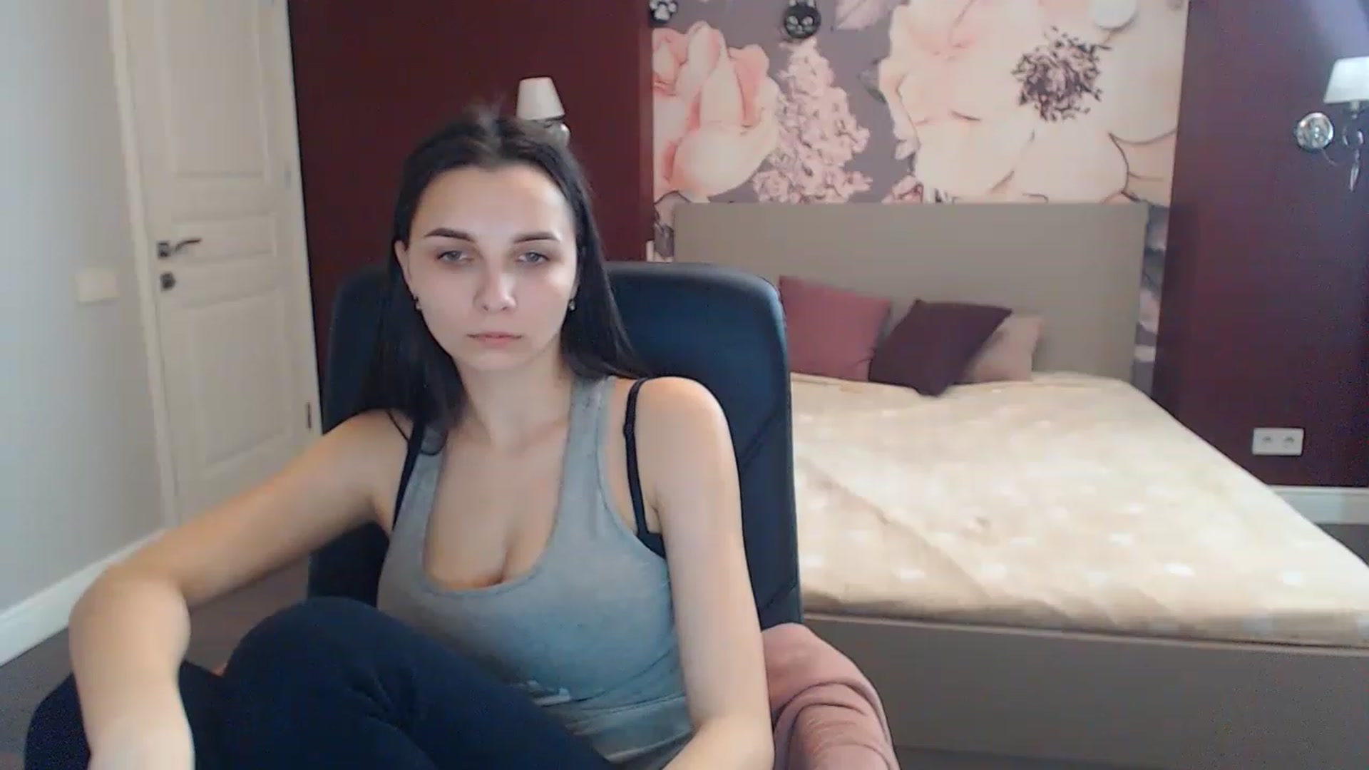 Gallery image thumbnail from Karina_Mils's myfreecams stream on, 03/04/2023, 13:53 image 16 of 20