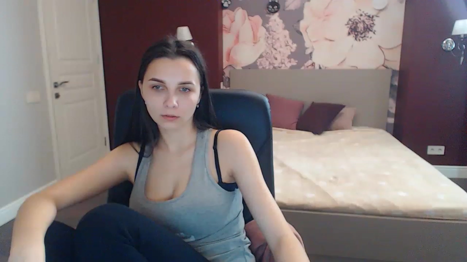 Gallery image thumbnail from Karina_Mils's myfreecams stream on, 03/04/2023, 13:53 image 18 of 20