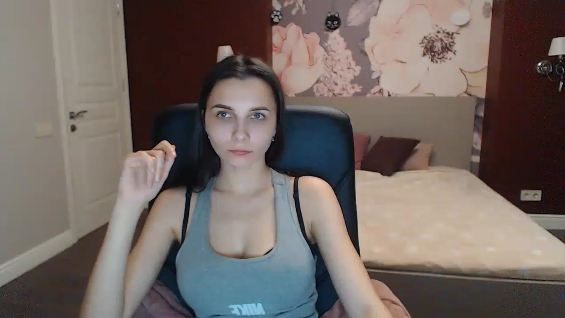 Gallery image thumbnail from Karina_Mils's myfreecams stream on, 03/04/2023, 15:57 image 9 of 20