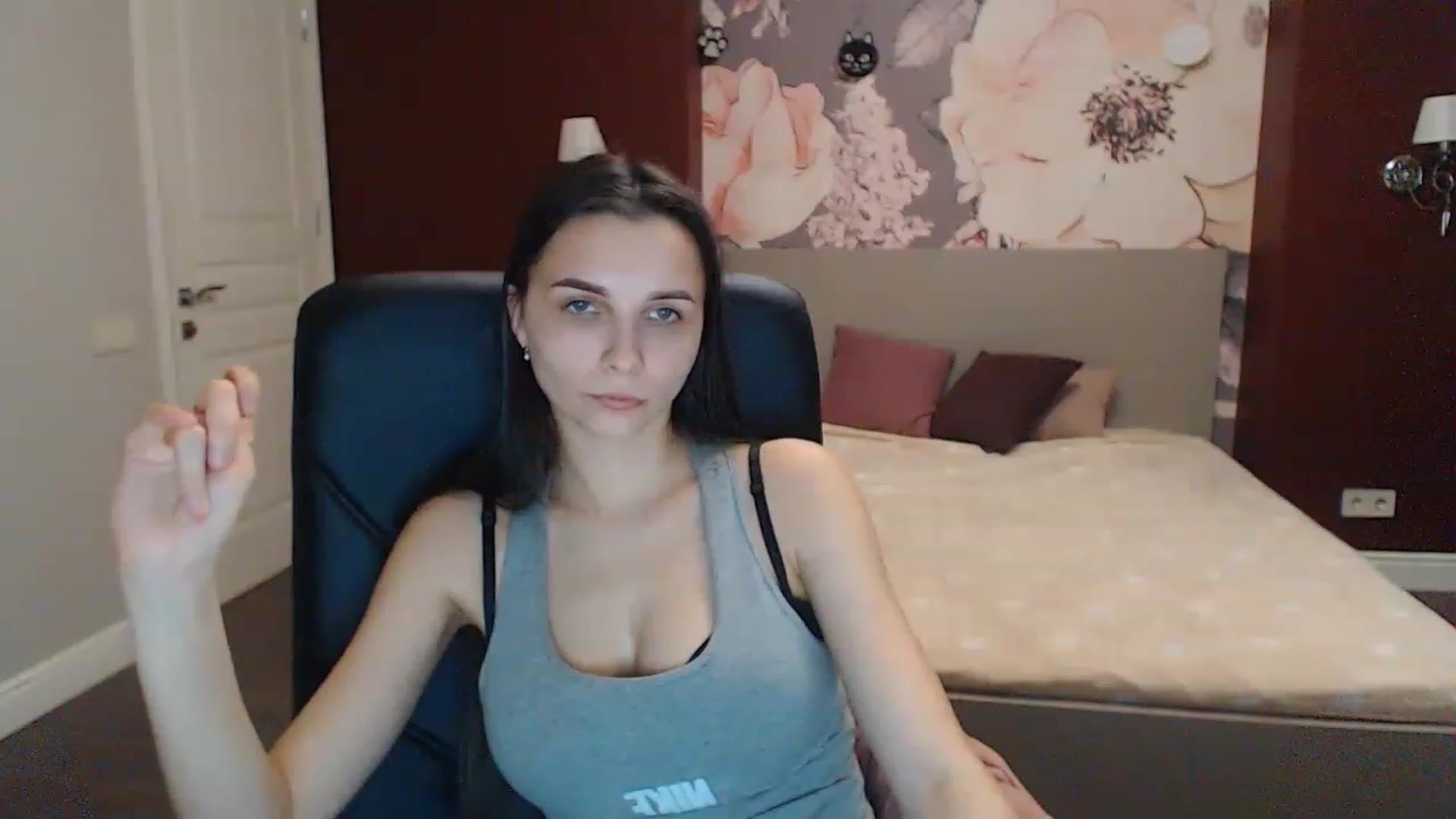 Gallery image thumbnail from Karina_Mils's myfreecams stream on, 03/04/2023, 15:57 image 7 of 20