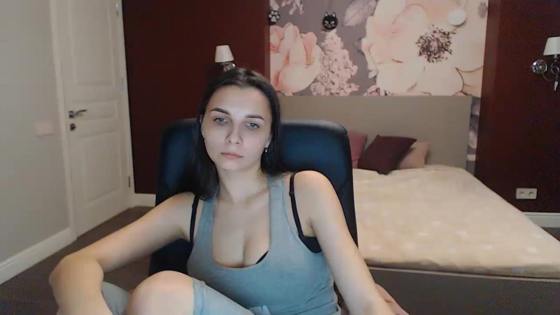 Gallery image thumbnail from Karina_Mils's myfreecams stream on, 03/04/2023, 15:57 image 6 of 20