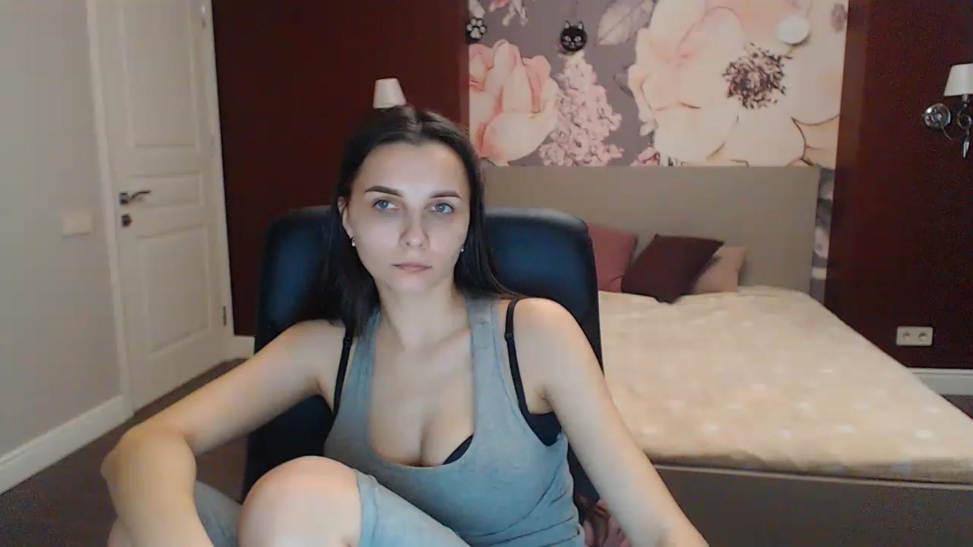 Gallery image thumbnail from Karina_Mils's myfreecams stream on, 03/04/2023, 15:57 image 3 of 20