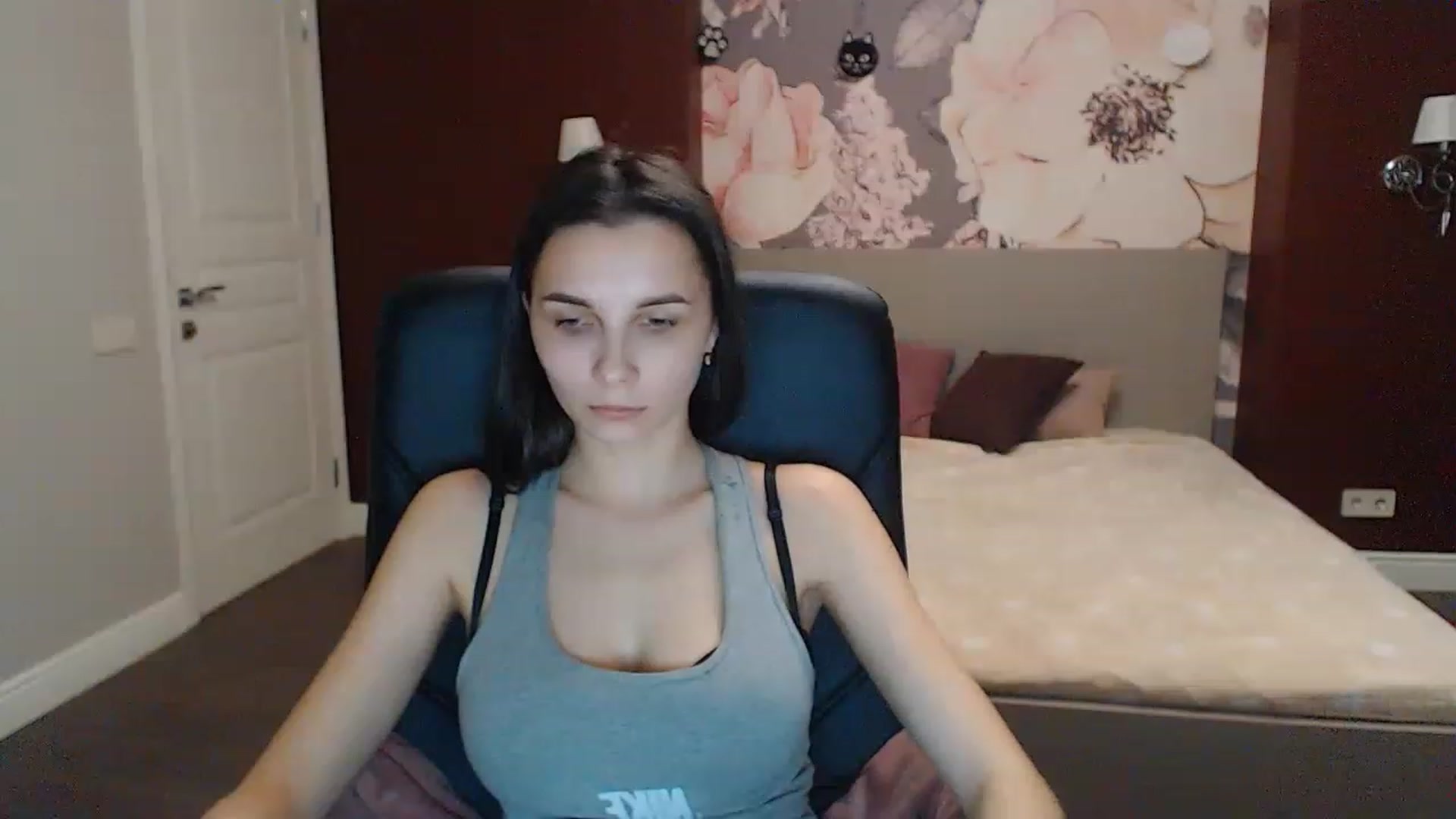 Gallery image thumbnail from Karina_Mils's myfreecams stream on, 03/04/2023, 15:57 image 10 of 20