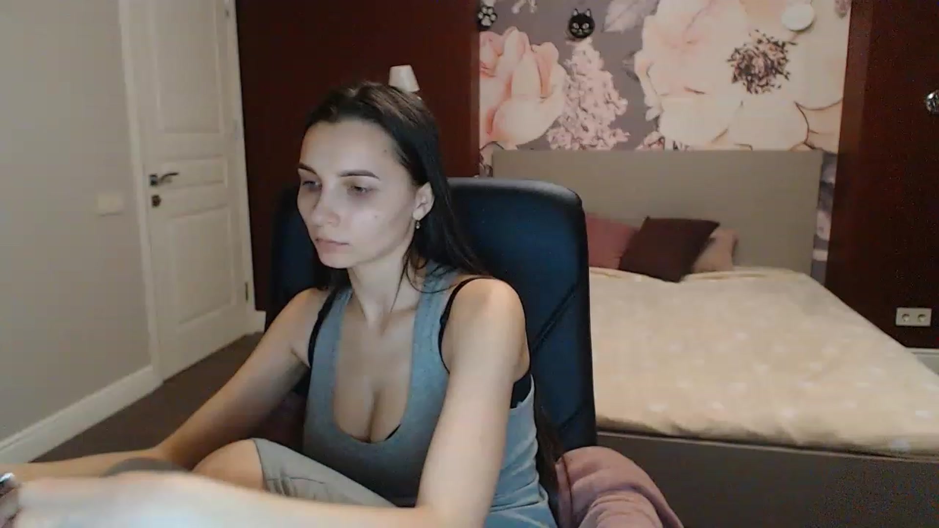 Gallery image thumbnail from Karina_Mils's myfreecams stream on, 03/04/2023, 17:58 image 2 of 20