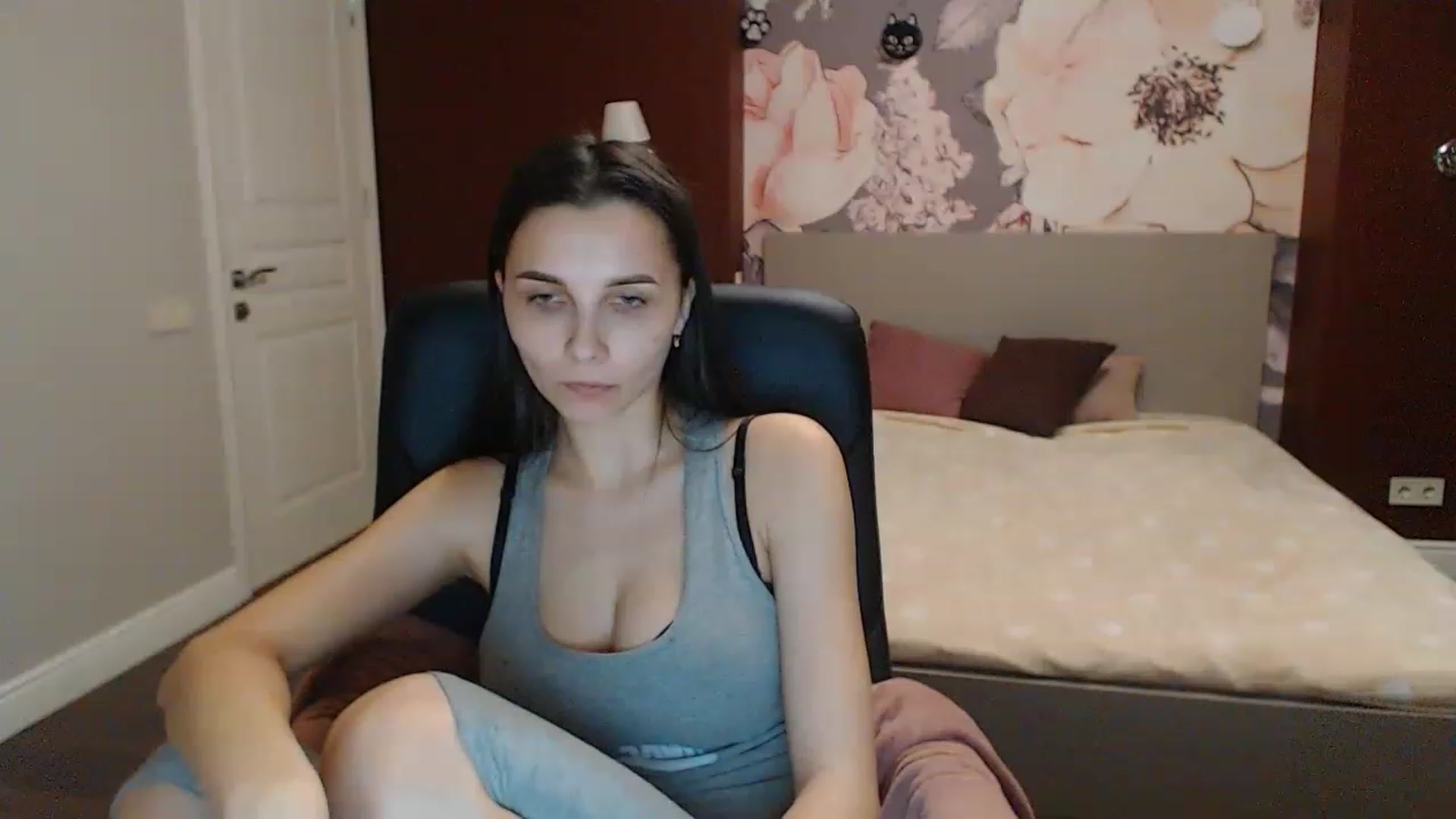 Gallery image thumbnail from Karina_Mils's myfreecams stream on, 03/04/2023, 17:58 image 3 of 20