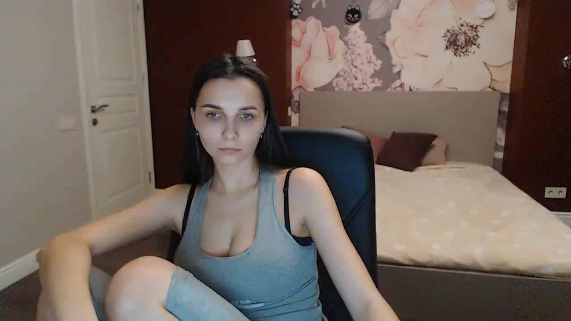 Gallery image thumbnail from Karina_Mils's myfreecams stream on, 03/04/2023, 17:58 image 9 of 20