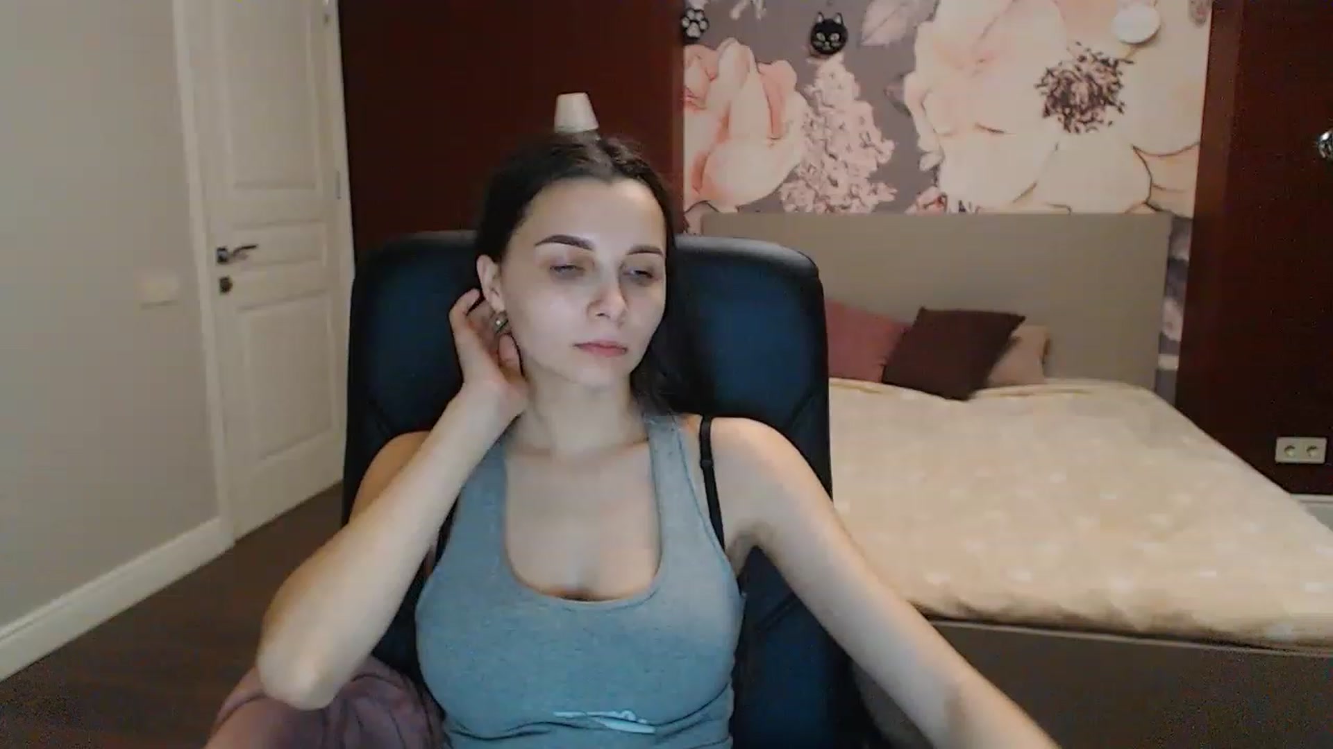 Gallery image thumbnail from Karina_Mils's myfreecams stream on, 03/04/2023, 17:58 image 17 of 20