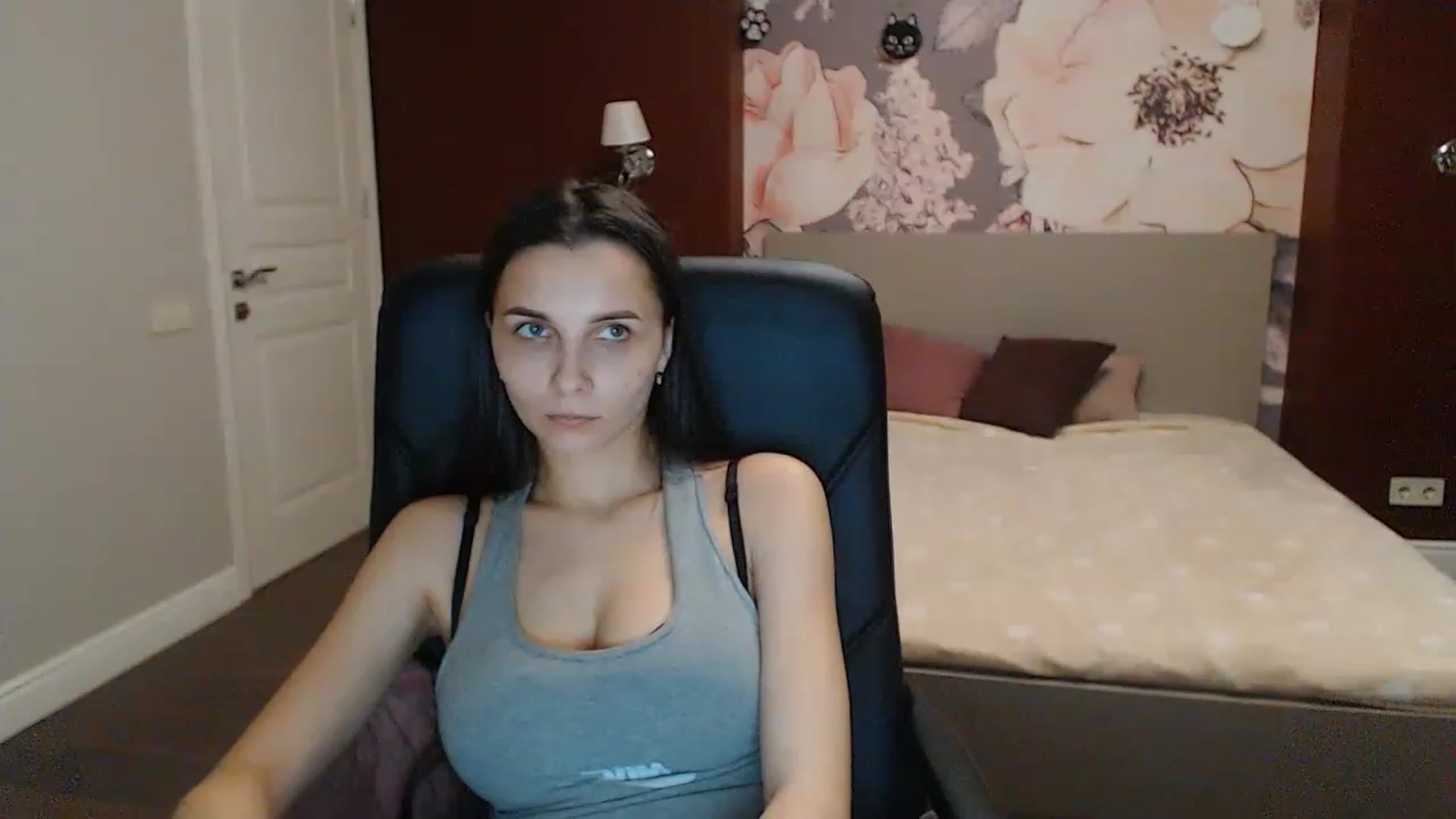 Gallery image thumbnail from Karina_Mils's myfreecams stream on, 03/04/2023, 17:58 image 12 of 20